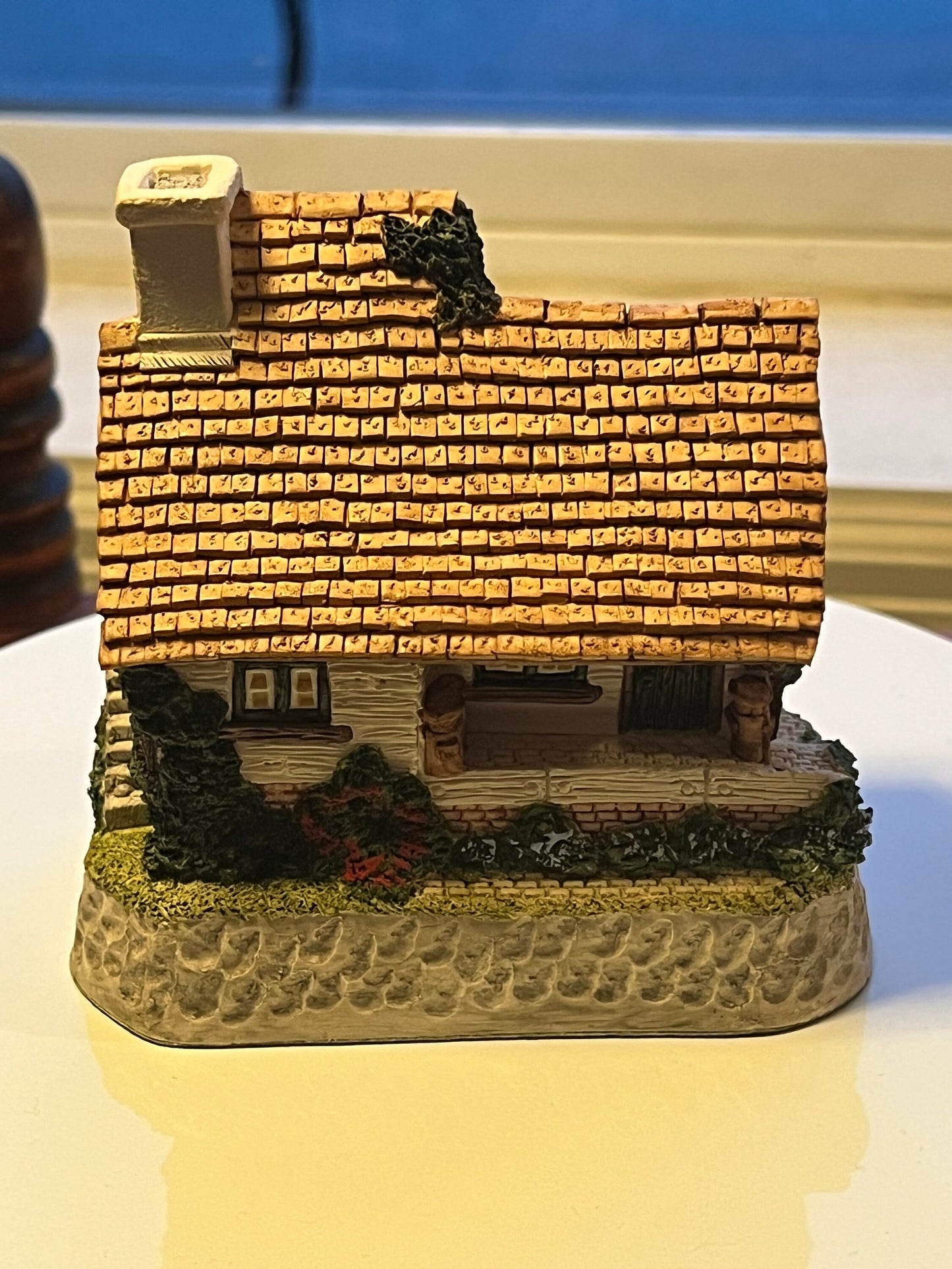 Vintage David Winter Cottages The Model Dairy Guild No. 21 Cottage 1995 handmade hand painted Great Britain figurines David Hine