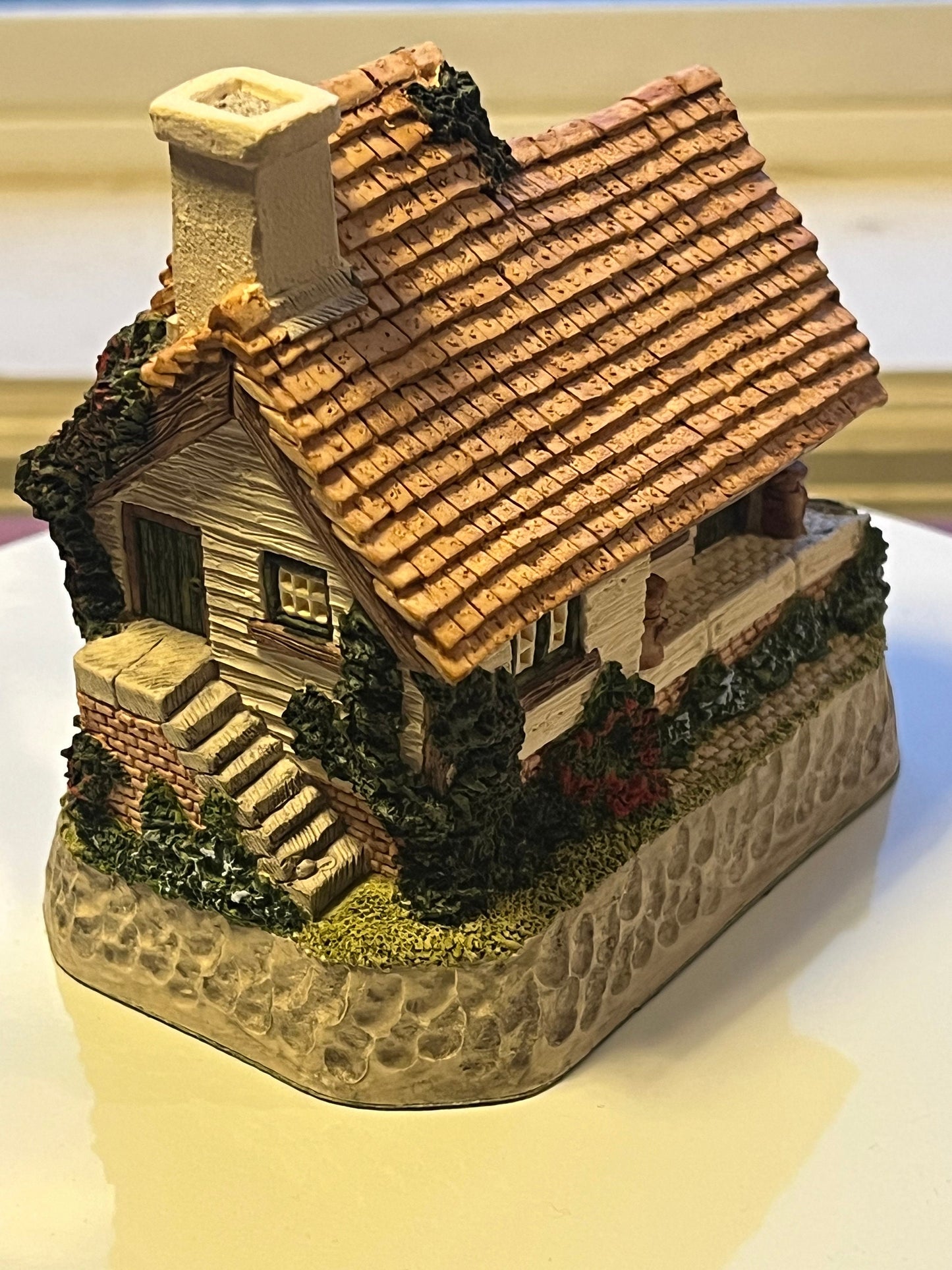 Vintage David Winter Cottages The Model Dairy Guild No. 21 Cottage 1995 handmade hand painted Great Britain figurines David Hine
