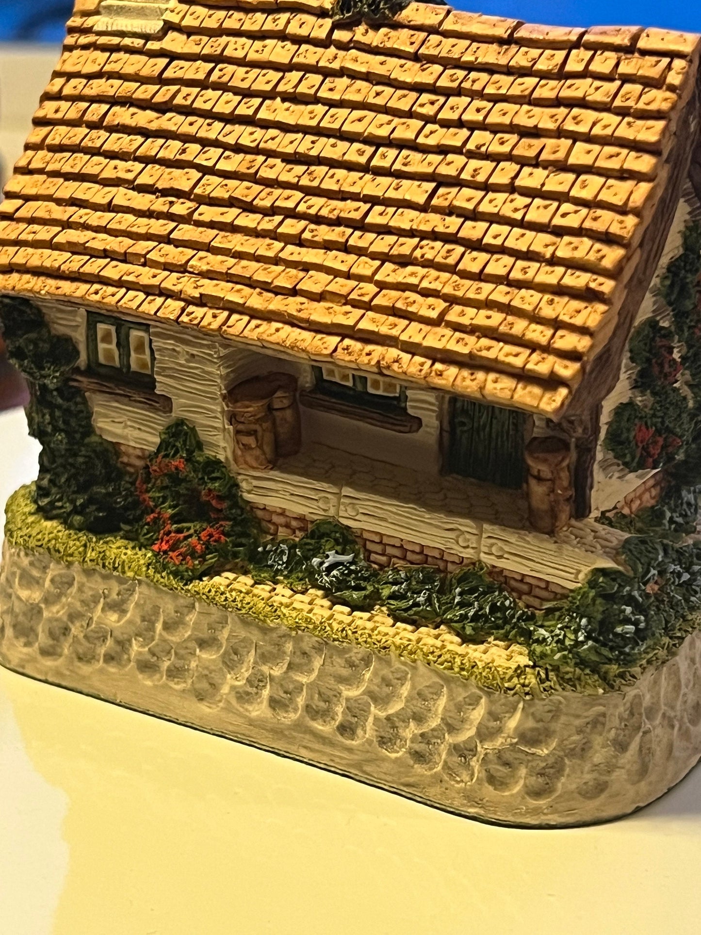 Vintage David Winter Cottages The Model Dairy Guild No. 21 Cottage 1995 handmade hand painted Great Britain figurines David Hine