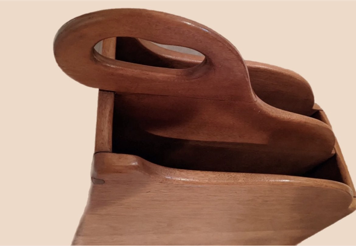 Cushman Colonial Creations Tongs Magazine Rack No. 3-9 Truly Rare Historic Lake house home decor