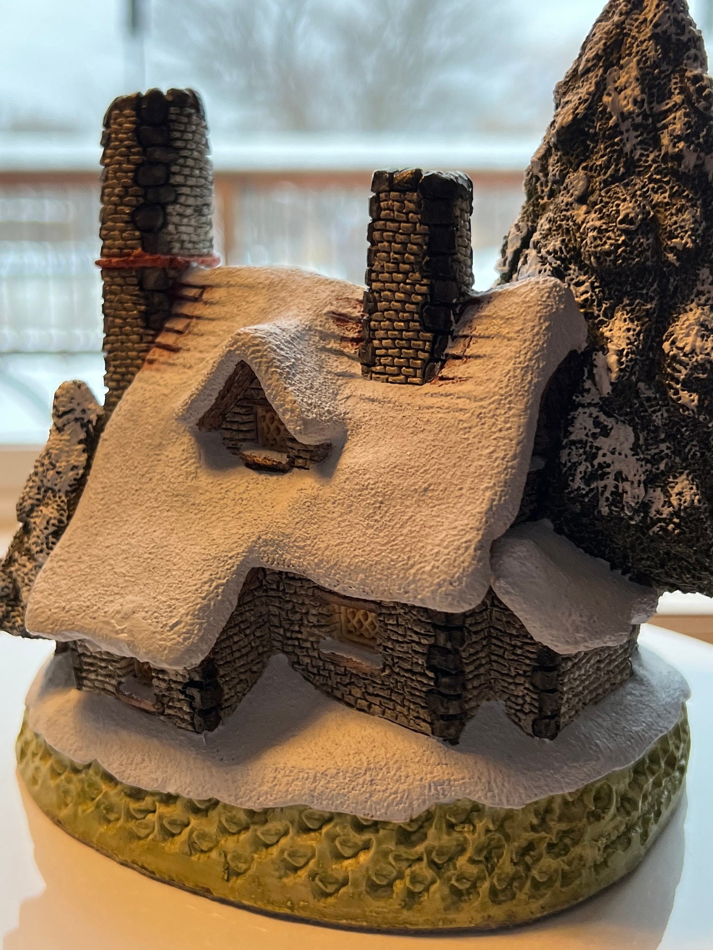 Vintage David Winter Snow Cottage 1984 handmade cottage hand painted Great Britain figurines David Hine cottages