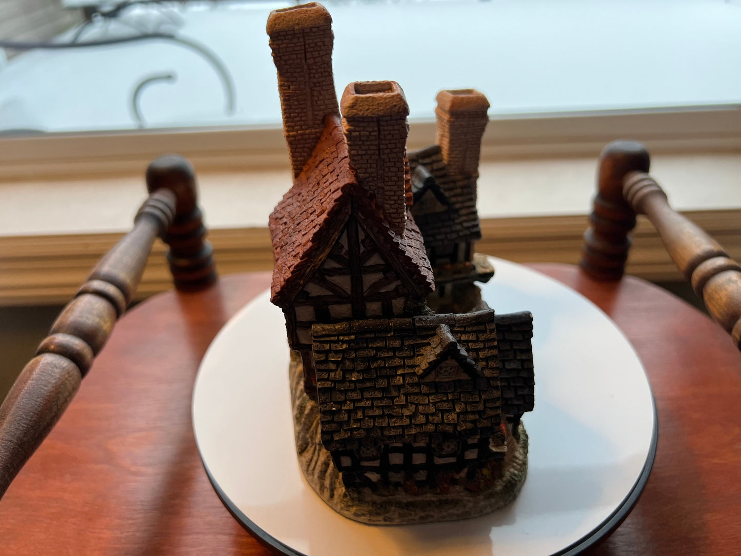 Vintage David Winter Hertford Court Cottage 1983 handmade cottage hand painted Great Britain figurines David Hine cottages