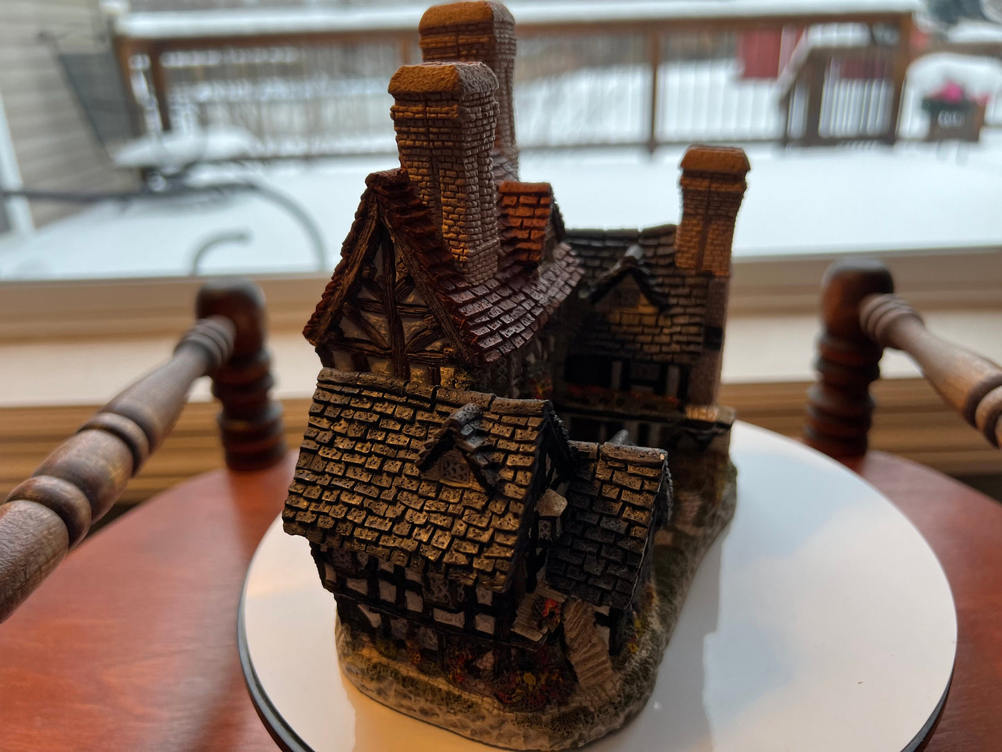 Vintage David Winter Hertford Court Cottage 1983 handmade cottage hand painted Great Britain figurines David Hine cottages
