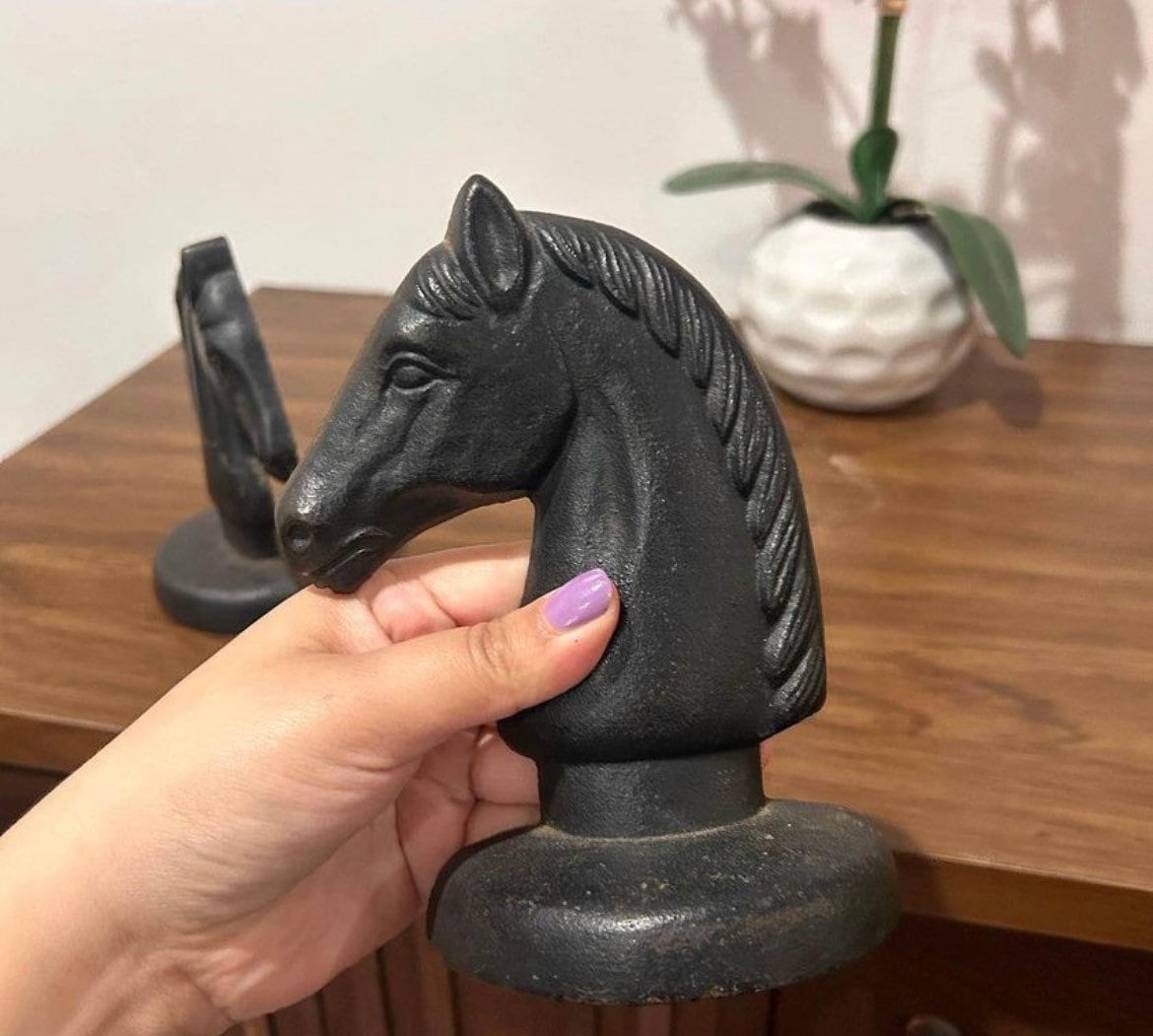 Vintage Cast Iron Horse Heads Bookends, Cast Iron Knights Chess Piece Horse Matching Bookends, Lover Antiques and Vintage