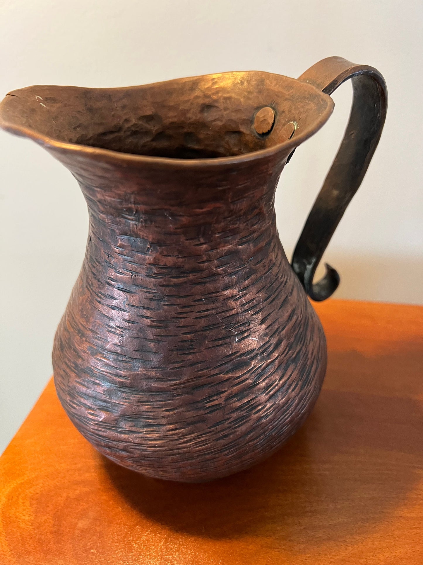 Antique Hammered Copper Pitcher Pot Primitive Arts and Crafts Art Lover Antiques and Vintage