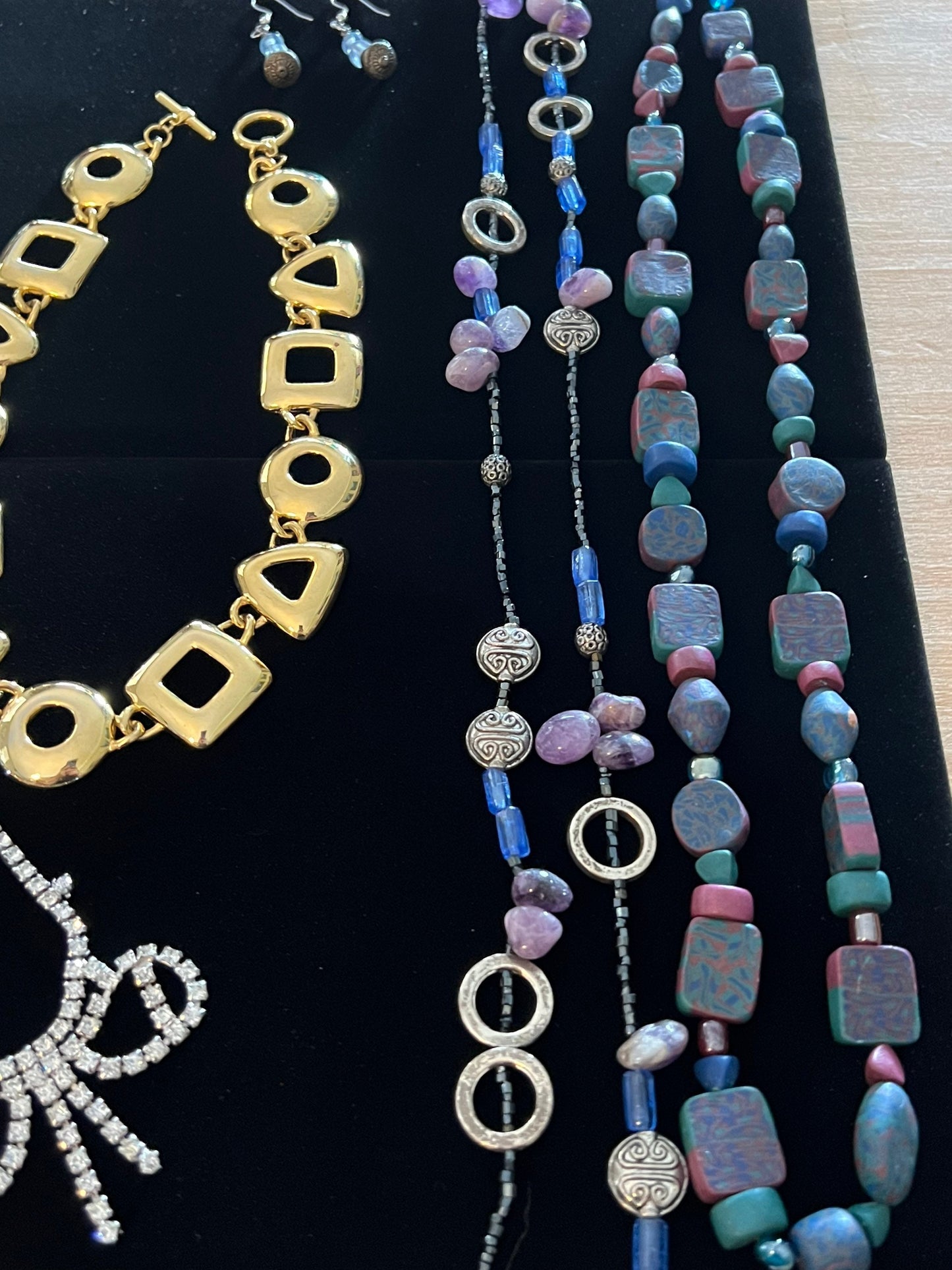 Vintage Earrings Necklace Bracelet Collection pieces Jewelry earring Lover Antiques