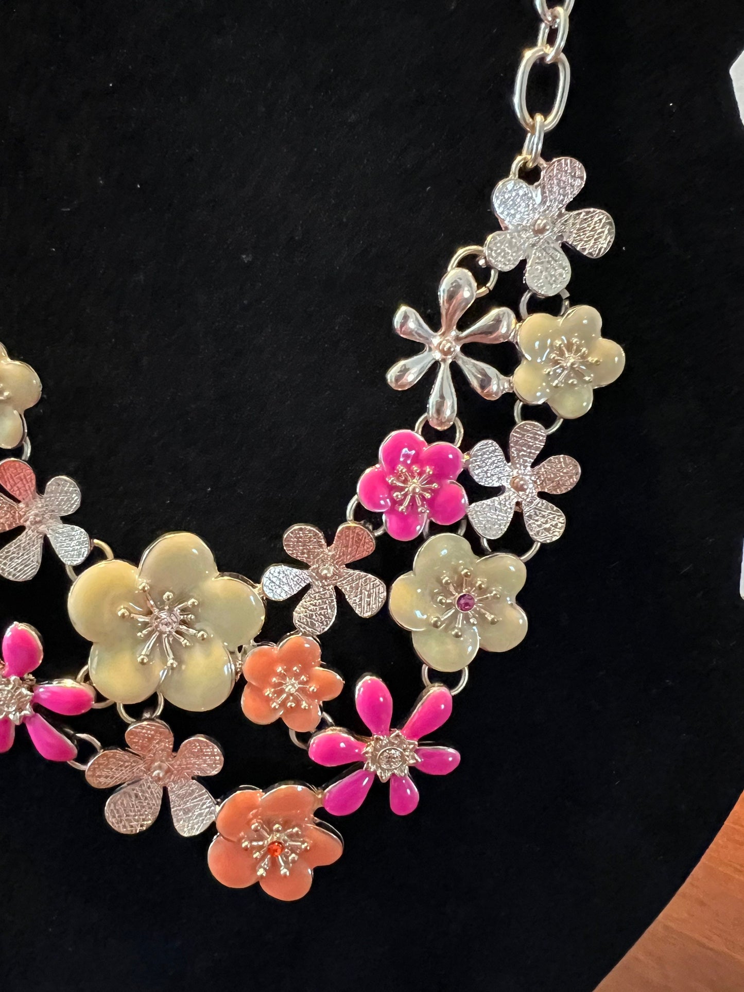 Vintage Flower Bib Style Necklace With Gold Accents Jewelry Pretty Things Flowers Lover Antiques