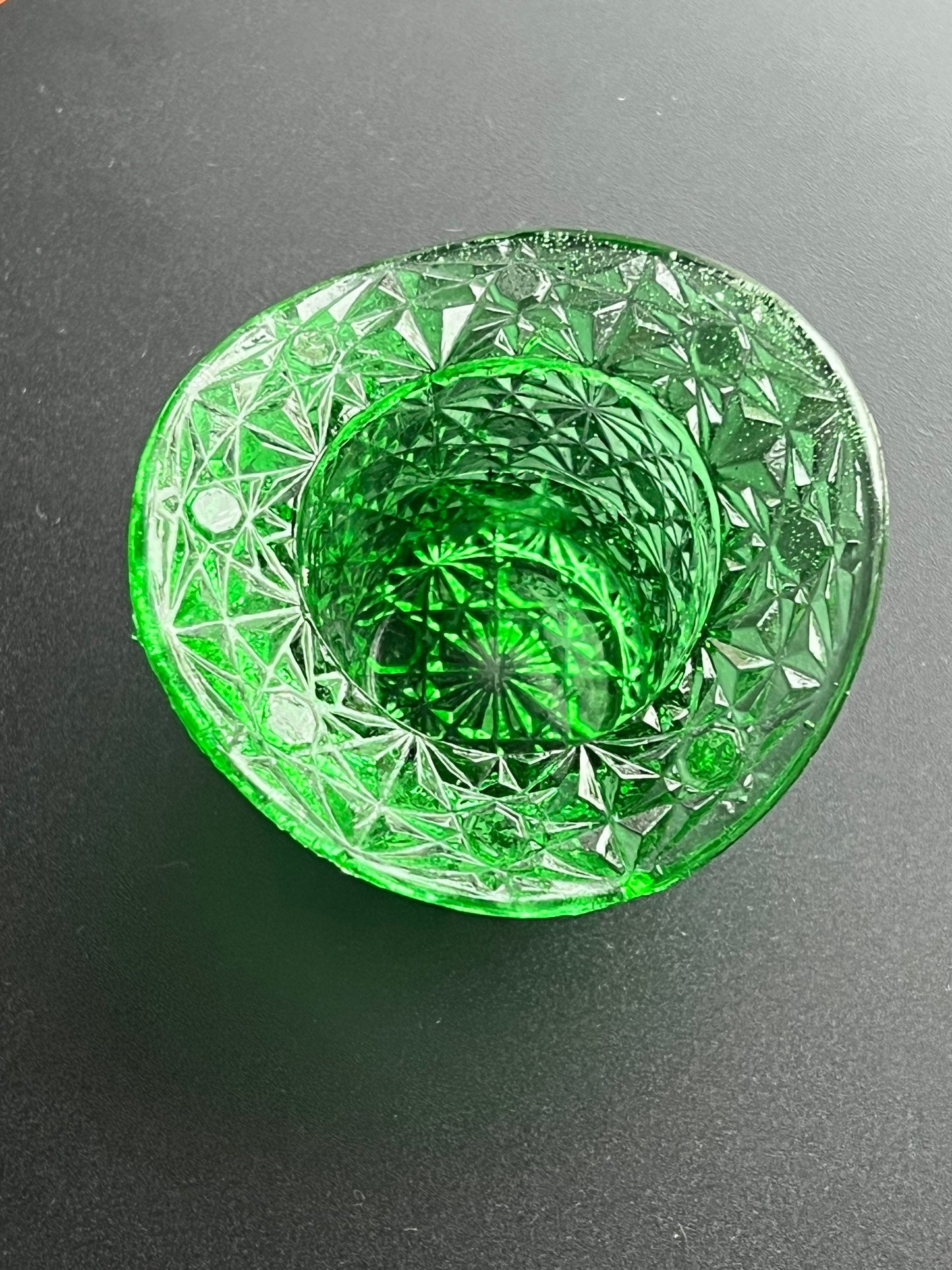 Vintage Fenton Emerald Hat Glass Art Lover Antiques