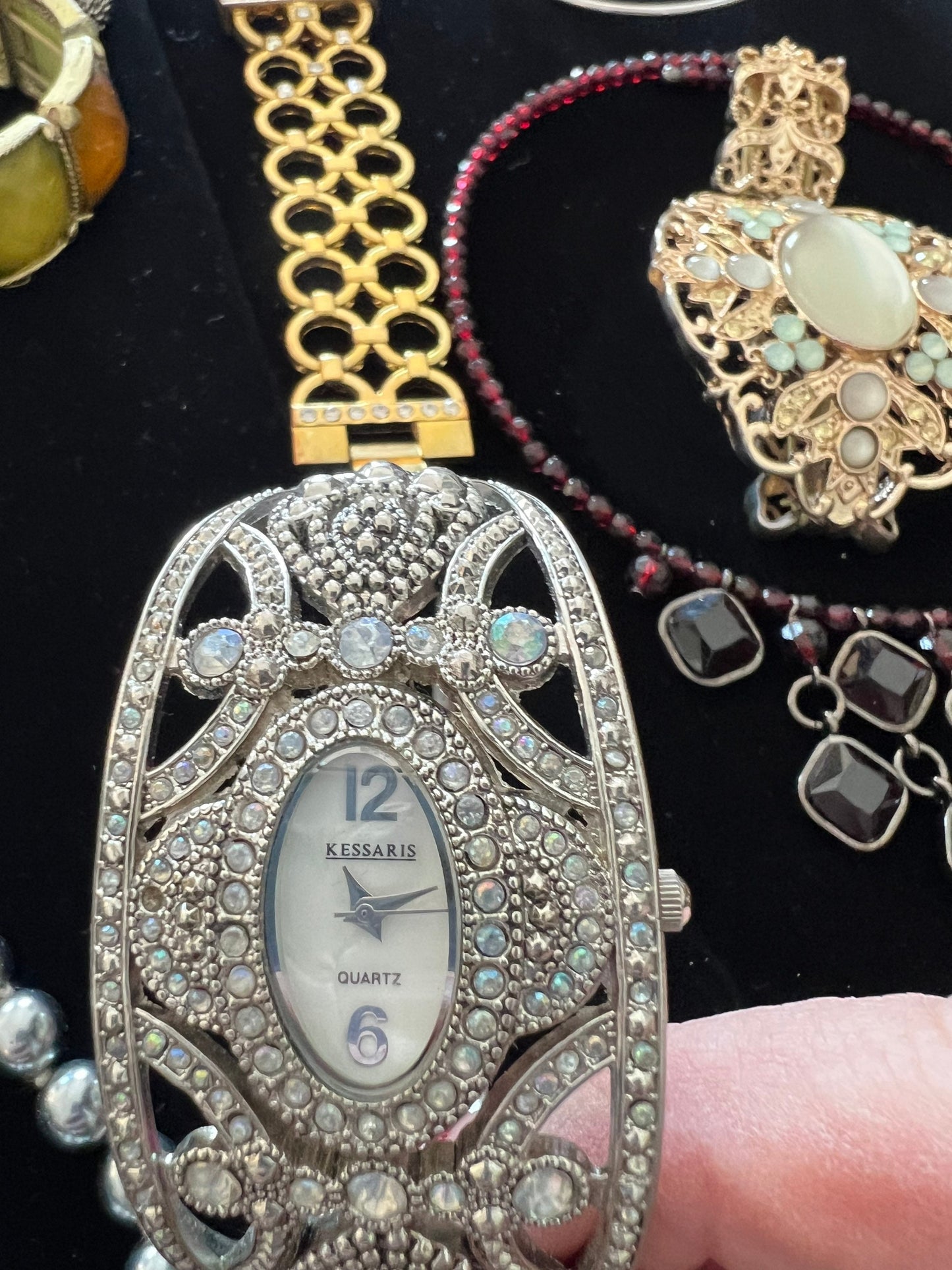 Vintage Jewelry Lot Estate Necklaces Bracelets Watches Big Collection pieces Jewelry earring Lover Antiques huge lot