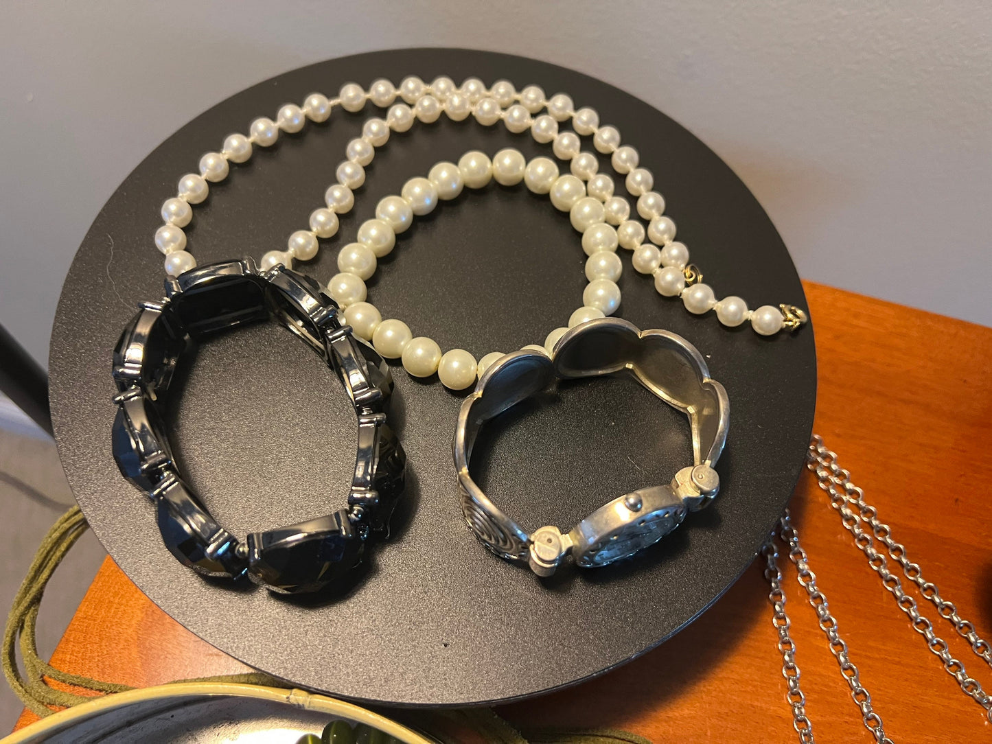 Vintage Earrings Necklace Bracelet Collection pieces Jewelry earring Lover Antiques