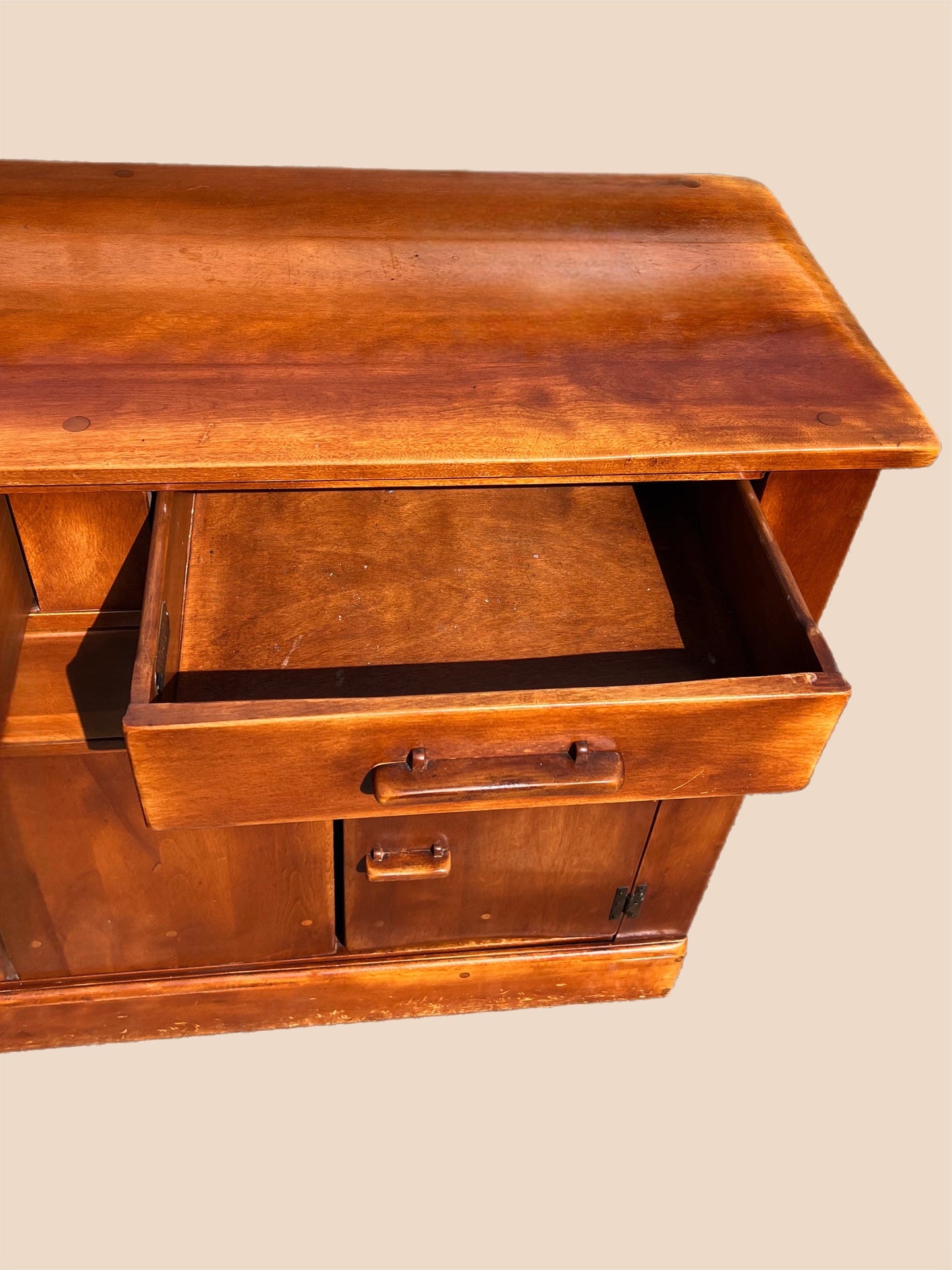 Cushman Colonial Creations Woodford Dresser Hutch No. 4-179, Vintage Furniture Mid Century Modern Server Buffet, Lover Antiques and Vintage