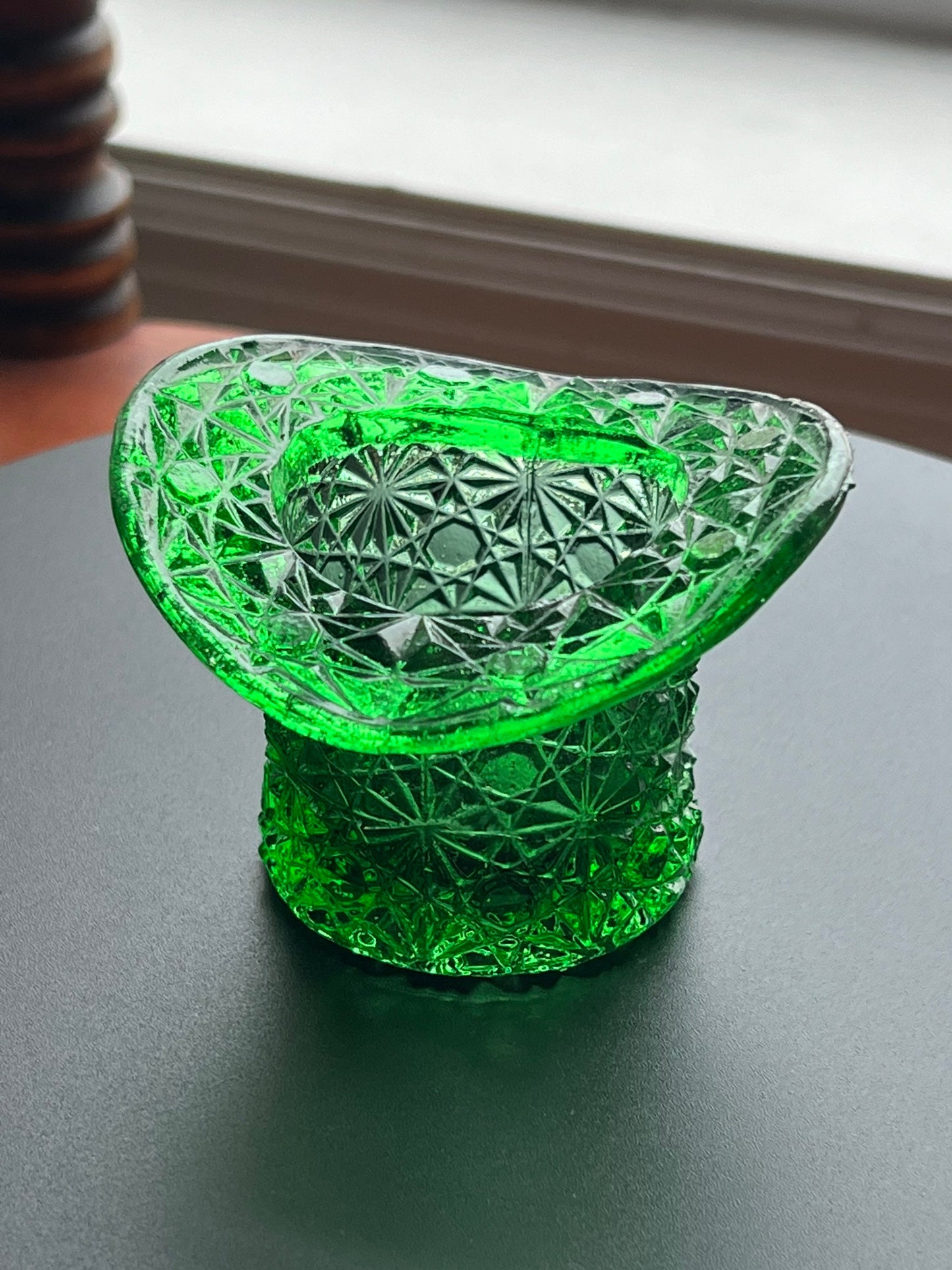 Vintage Fenton Emerald Hat Glass Art Lover Antiques
