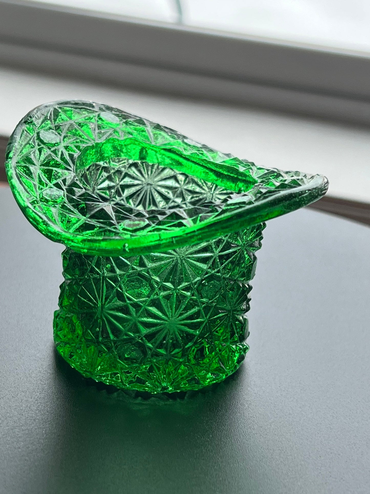 Vintage Fenton Emerald Hat Glass Art Lover Antiques