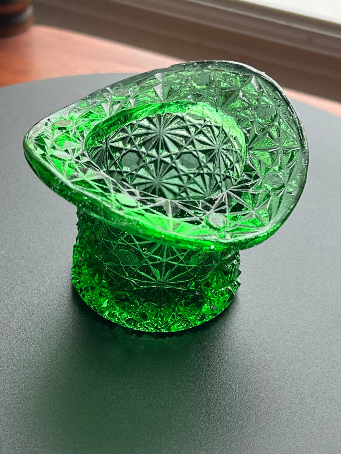 Vintage Fenton Emerald Hat Glass Art Lover Antiques