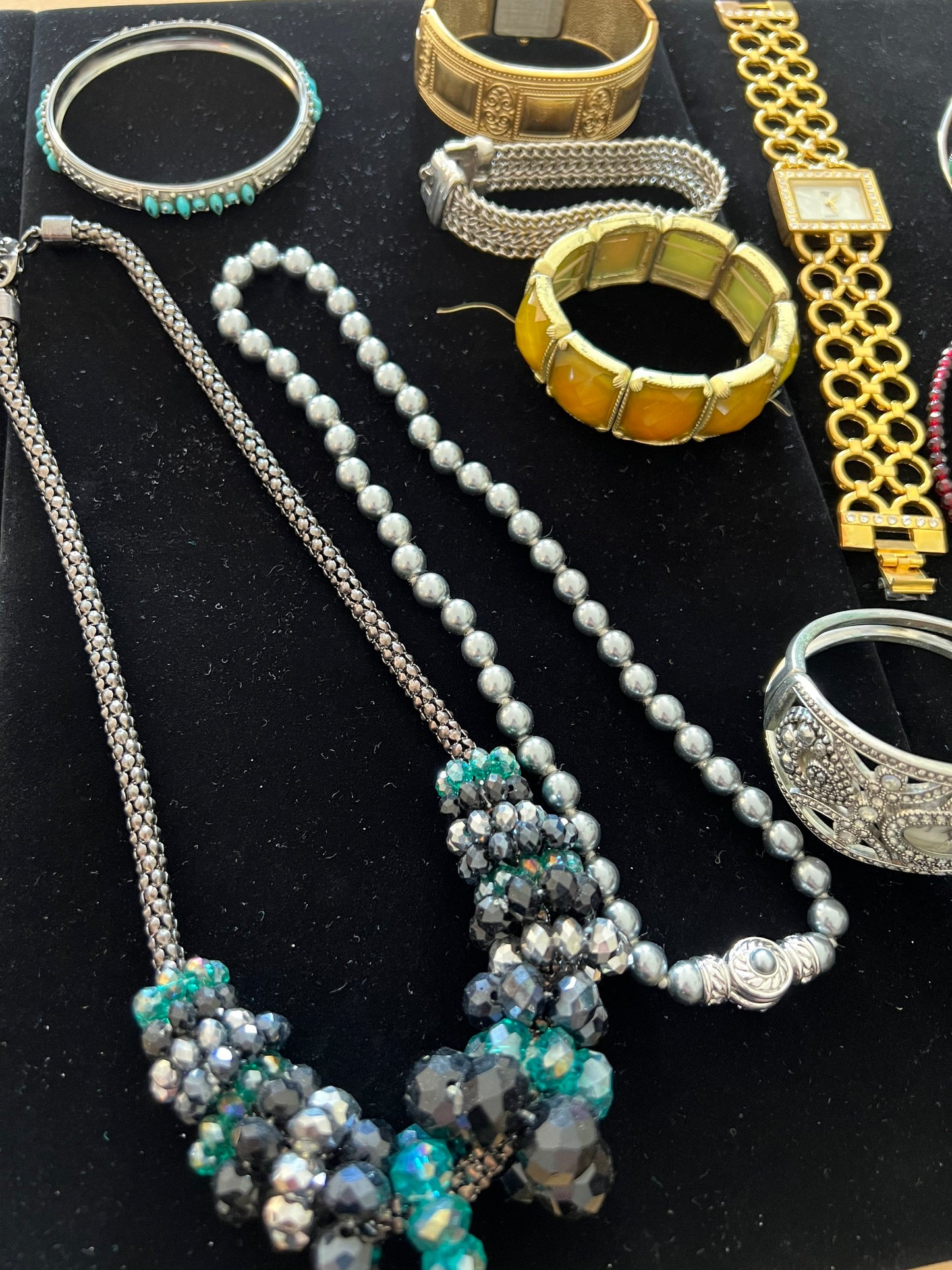 Vintage Jewelry Lot Estate Necklaces Bracelets Watches Big Collection pieces Jewelry earring Lover Antiques huge lot