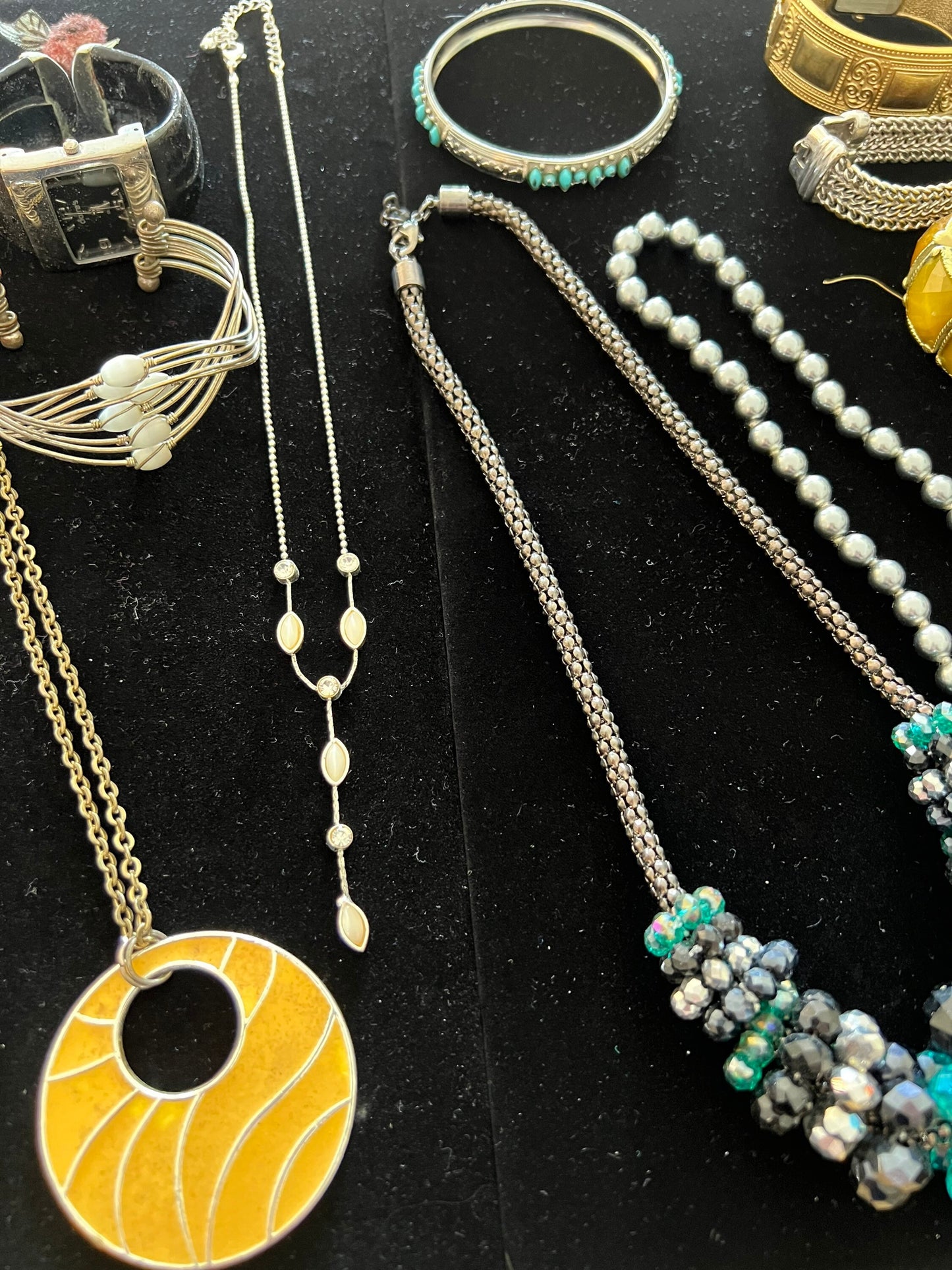 Vintage Jewelry Lot Estate Necklaces Bracelets Watches Big Collection pieces Jewelry earring Lover Antiques huge lot