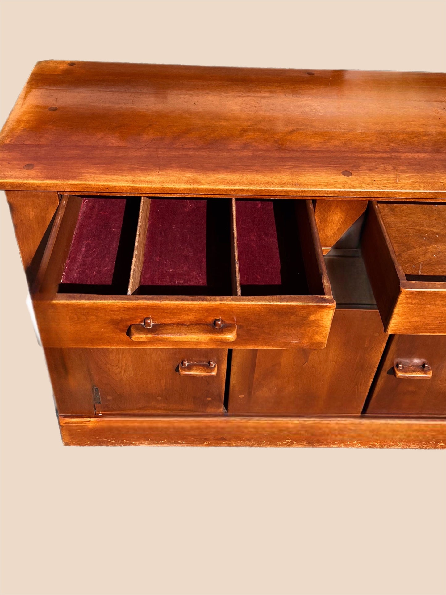 Cushman Colonial Creations Woodford Dresser Hutch No. 4-179, Vintage Furniture Mid Century Modern Server Buffet, Lover Antiques and Vintage