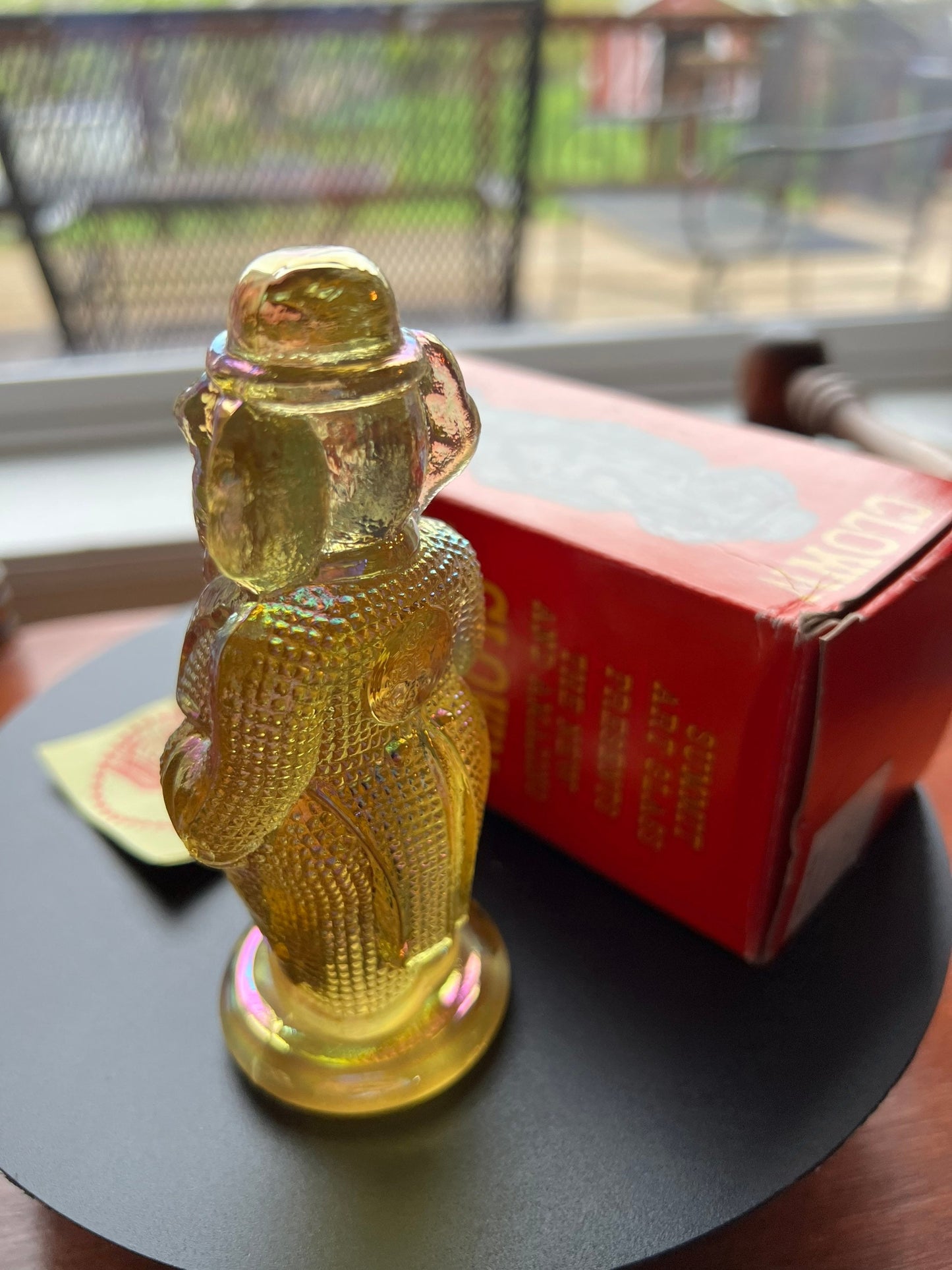 Vintage Yellow Elephant Clown Joey Glass Summit Art Trunk Up Sculpture Art Glass Figurine elephants signed Russ Vogelsong Lover Antiques