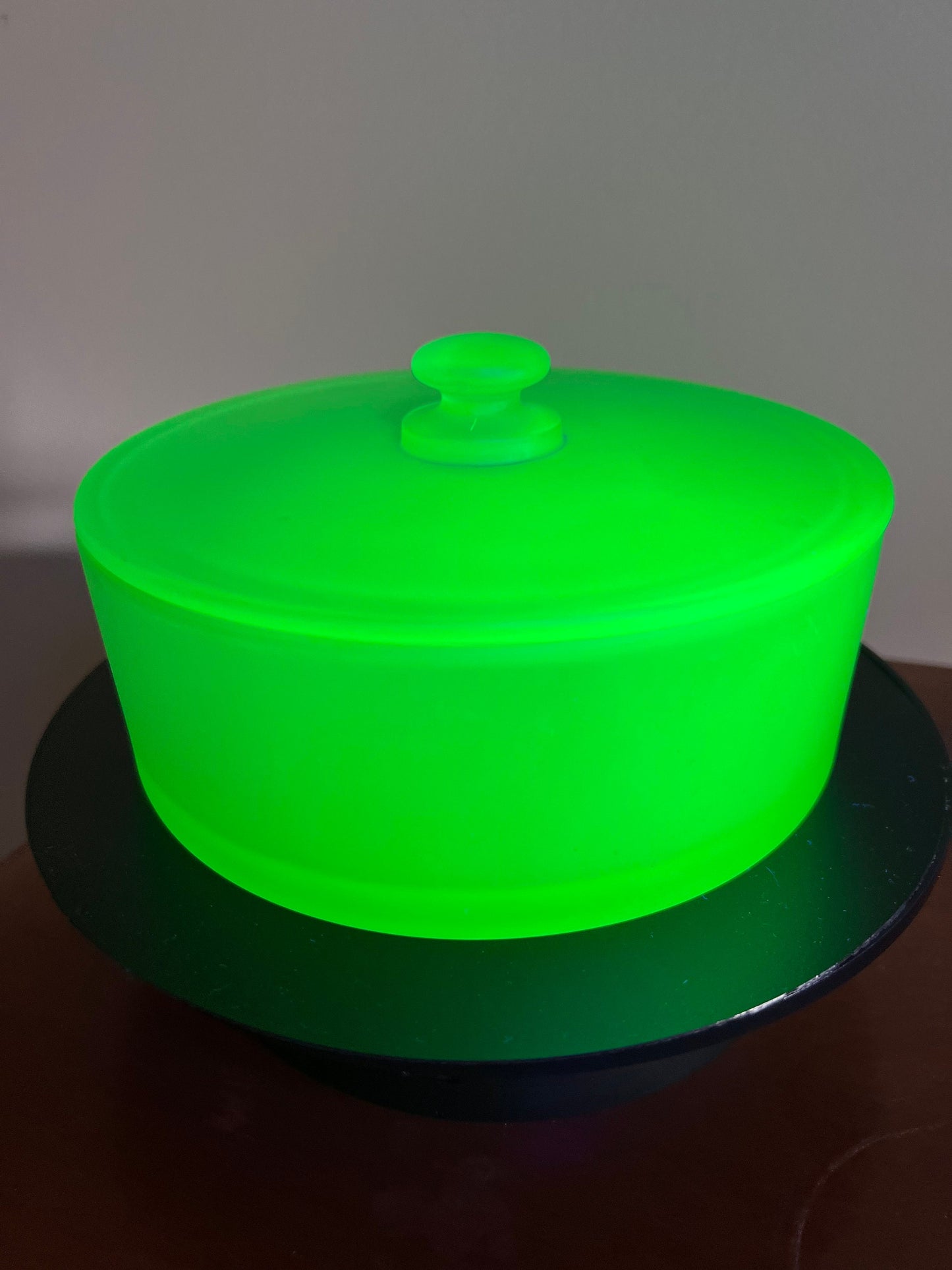 Vintage Vaseline Uranium Glass Powder Container with Lid Dish top Glows Green Art Depression Glass Mid Century Modern Lover Antiques