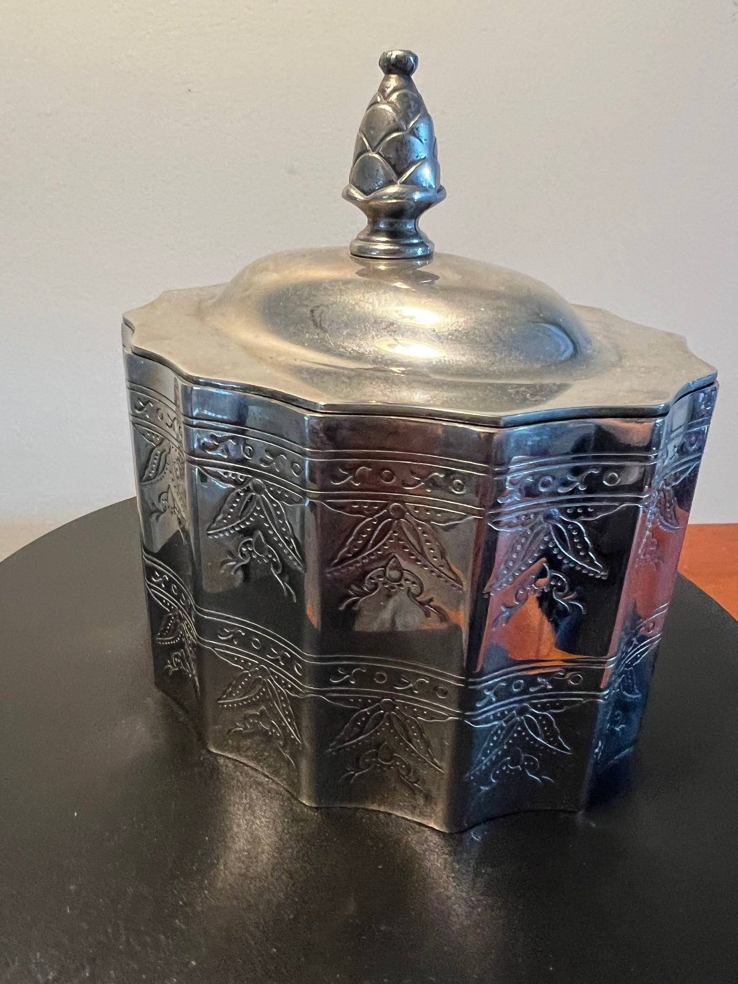 Vintage Godinger Silver Plate 1991 Oval Trinket Jewelry Box Red Velvet Lined 5” tall Lover Antiques and Vintage