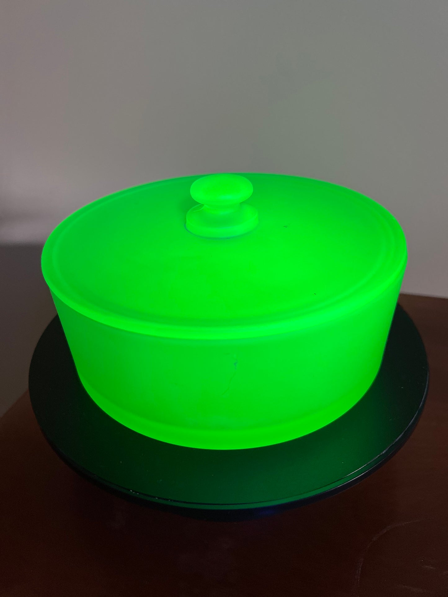 Vintage Vaseline Uranium Glass Powder Container with Lid Dish top Glows Green Art Depression Glass Mid Century Modern Lover Antiques