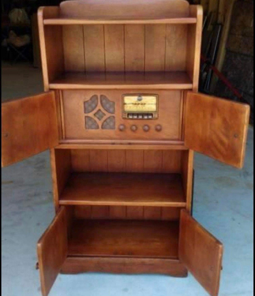RARE 1940 Sears Silvertone Radionet Cushman Furniture Bookcase Model 6493, Lover Antiques and Vintage