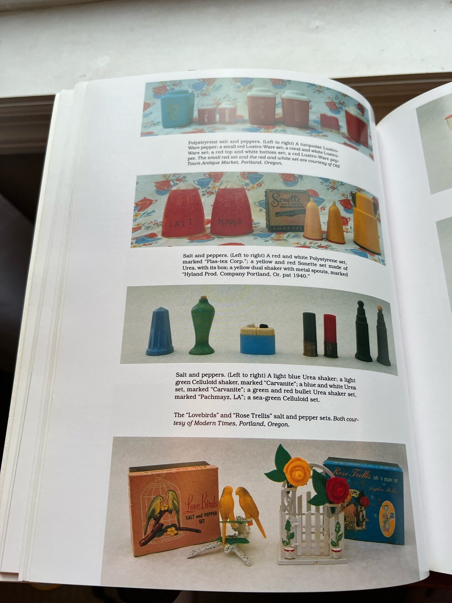 Collectible Plastic Kitchenware and Dinnerware 1935-1965 by Michael J. Goldberg Lover Antiques and Vintage