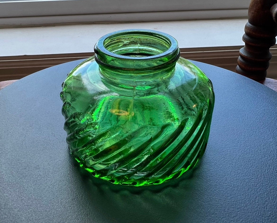 Antique Emerald Green Glass Art Inkwell Vanity Jar Dish Container Made in USA EUC Lover Antiques and Vintage