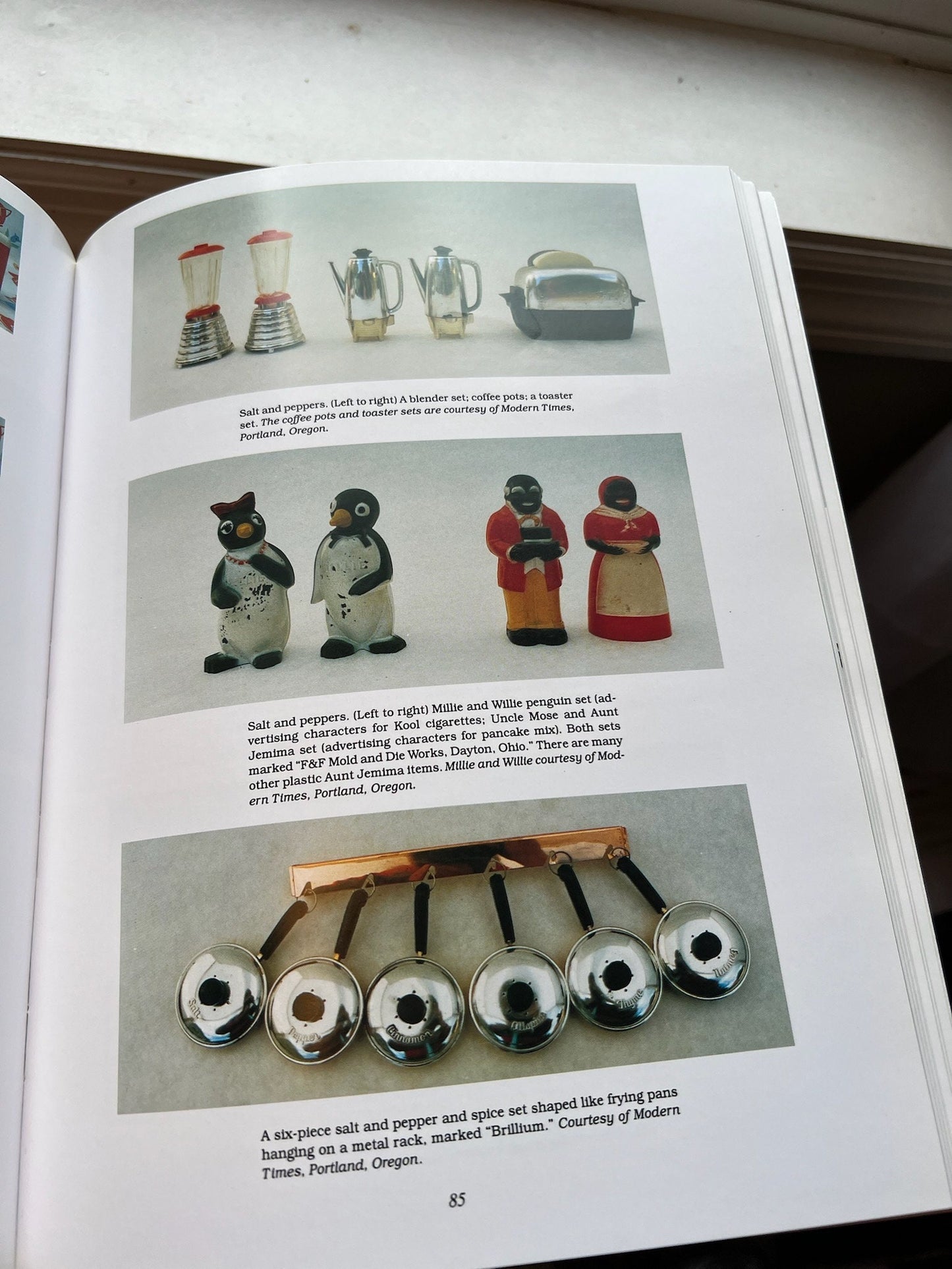 Collectible Plastic Kitchenware and Dinnerware 1935-1965 by Michael J. Goldberg Lover Antiques and Vintage