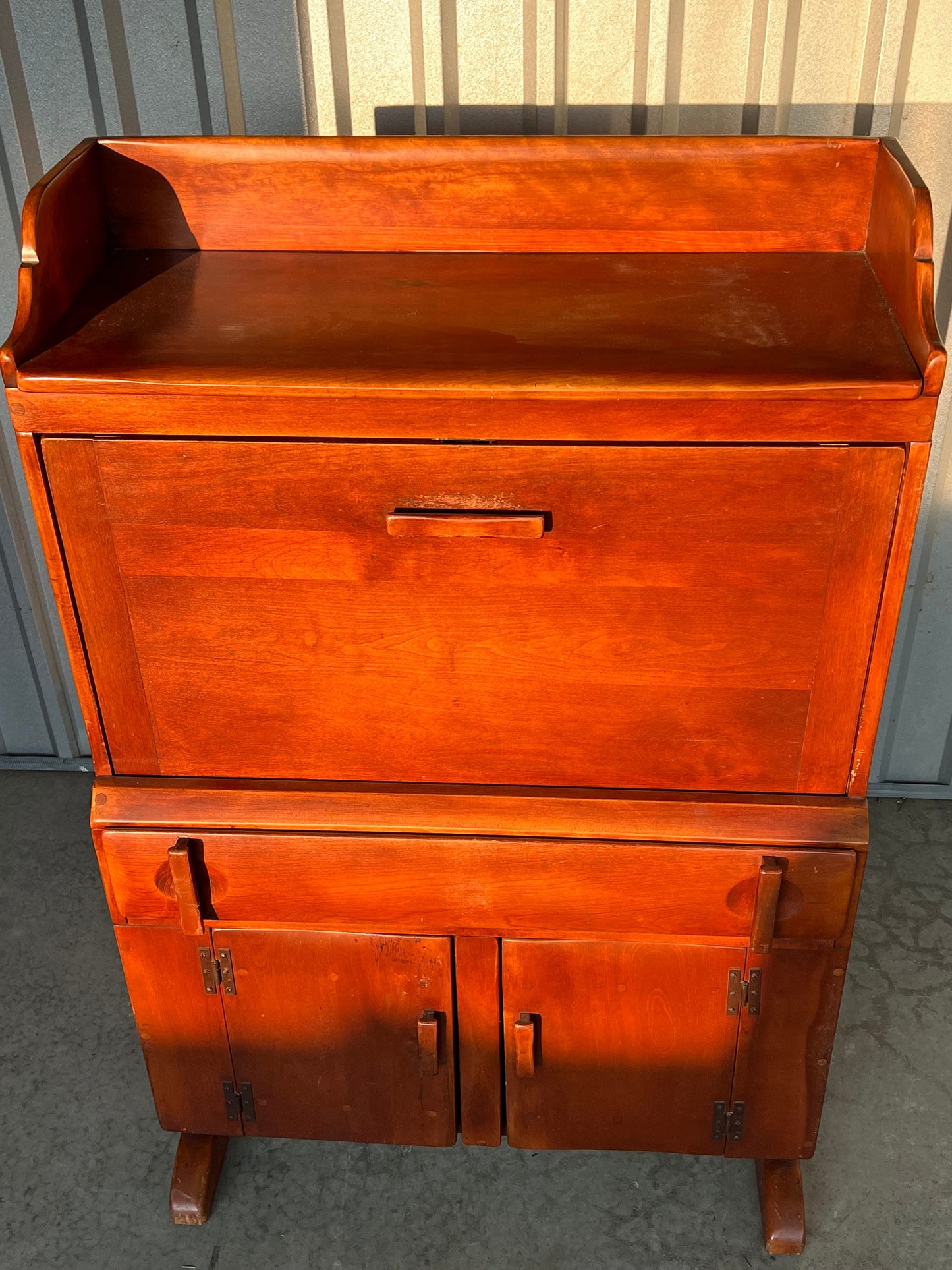 Vintage Cushman Colonial Creations Modesk No. 6012, Modern Desk by Herman Devries, 1936 Cushman Furniture, Lover Antiques and Vintage