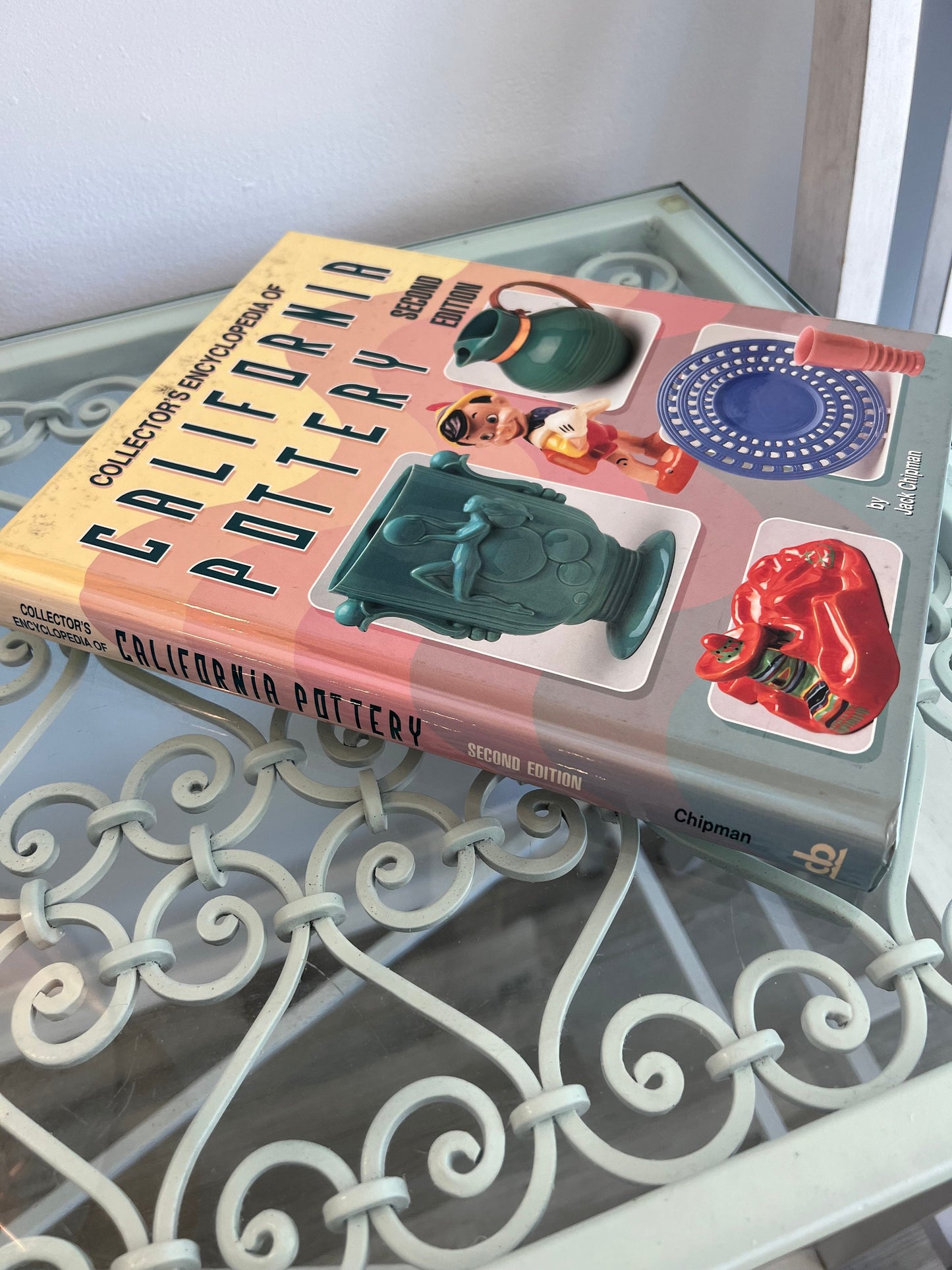 Collectors Encyclopedia of California Pottery Guide Second Edition Book By Jack Chipman Copyright 1994 Lover Antiques and Vintage