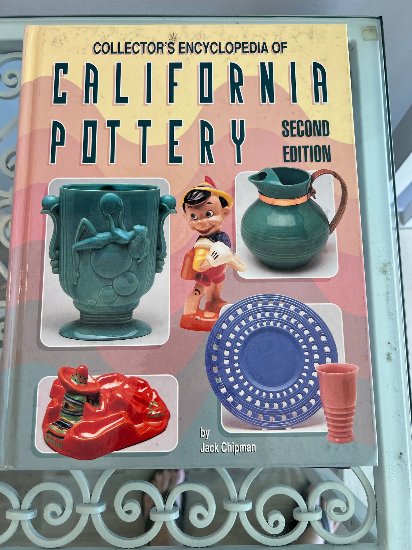 Collectors Encyclopedia of California Pottery Guide Second Edition Book By Jack Chipman Copyright 1994 Lover Antiques and Vintage