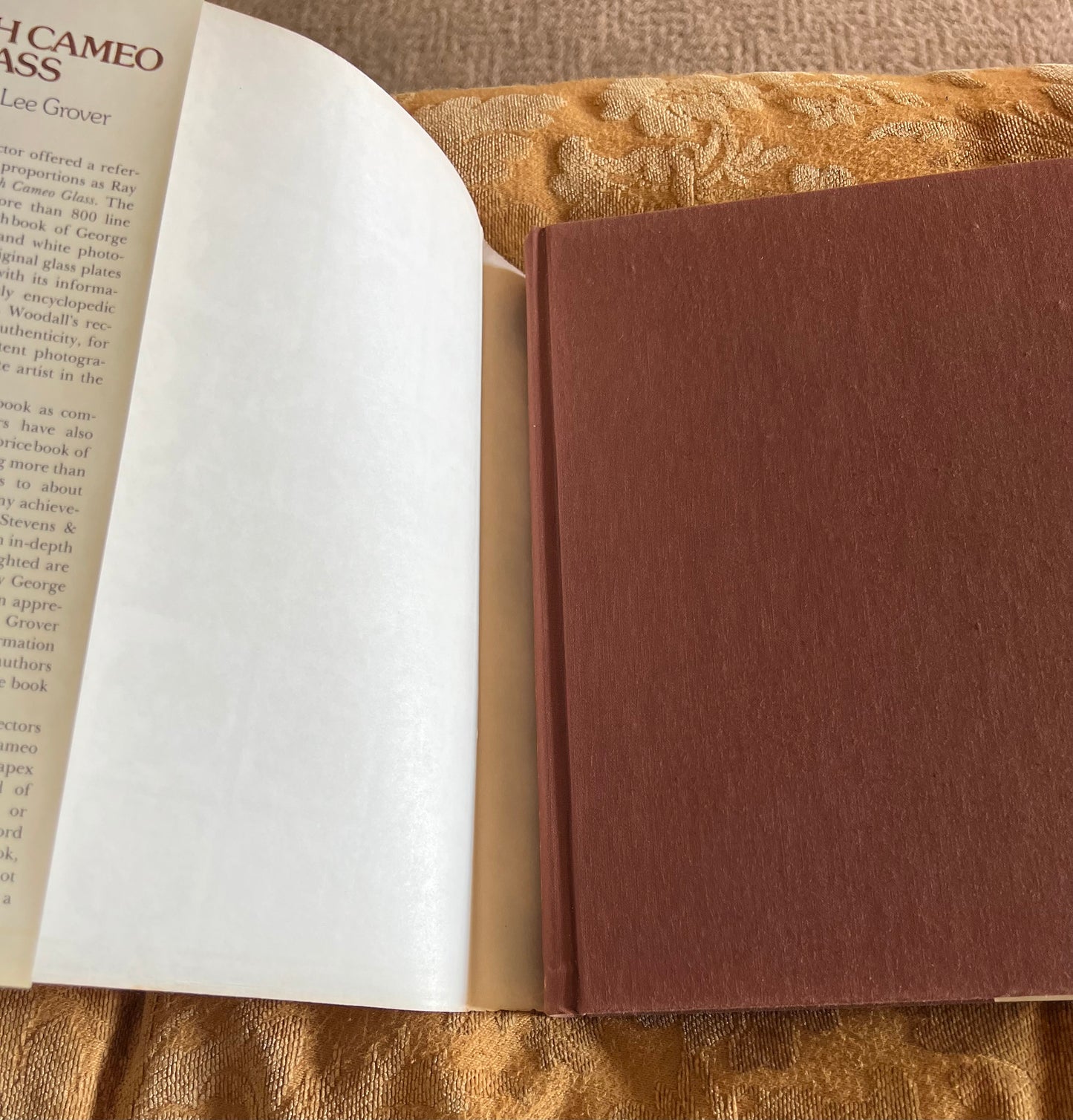 Vintage English Cameo Glass Book, by Ray and Lee Grover, Cameo Glass Guide, First Edition 1980, Lover Antiques and Vintage