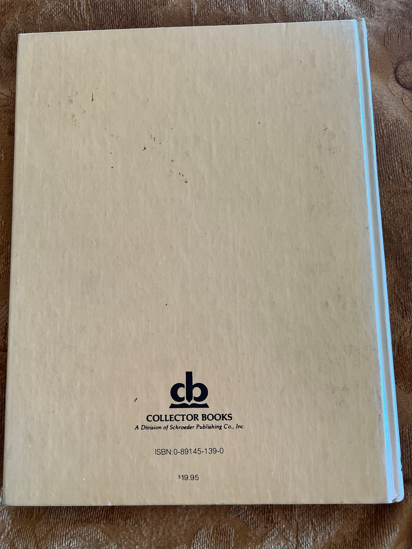The Collectors Encyclopedia of Roseville Pottery Guide Book By Sharon and Bob Huxford, Second Series, Lover Antiques and Vintage