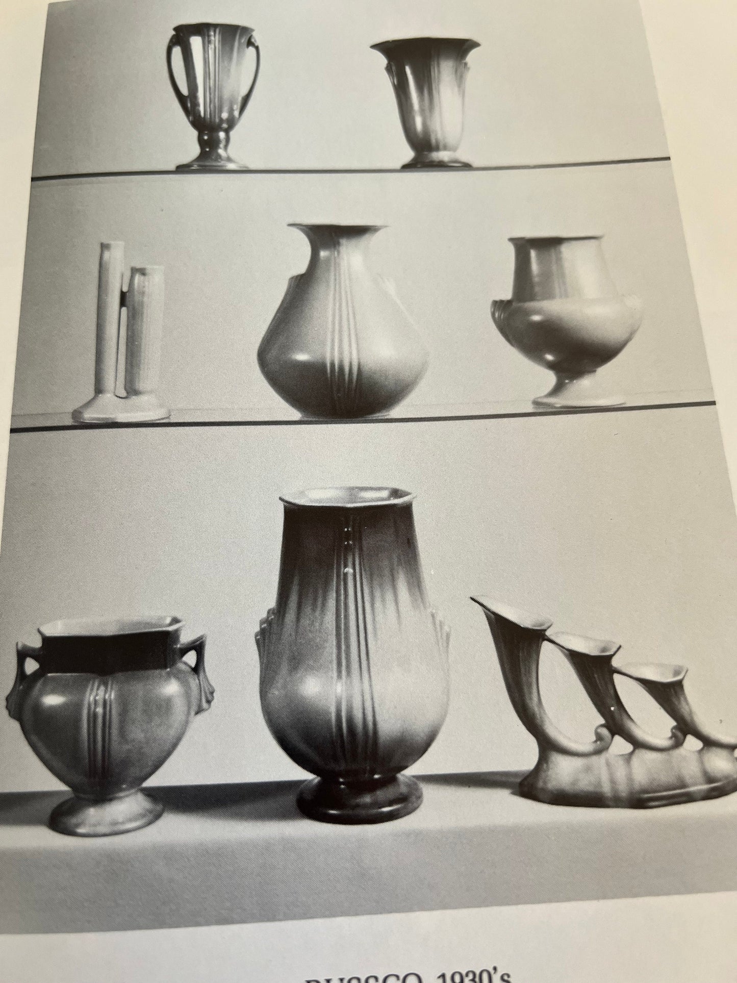 The Collectors Encyclopedia of Roseville Pottery Guide Book By Sharon and Bob Huxford, Second Series, Lover Antiques and Vintage