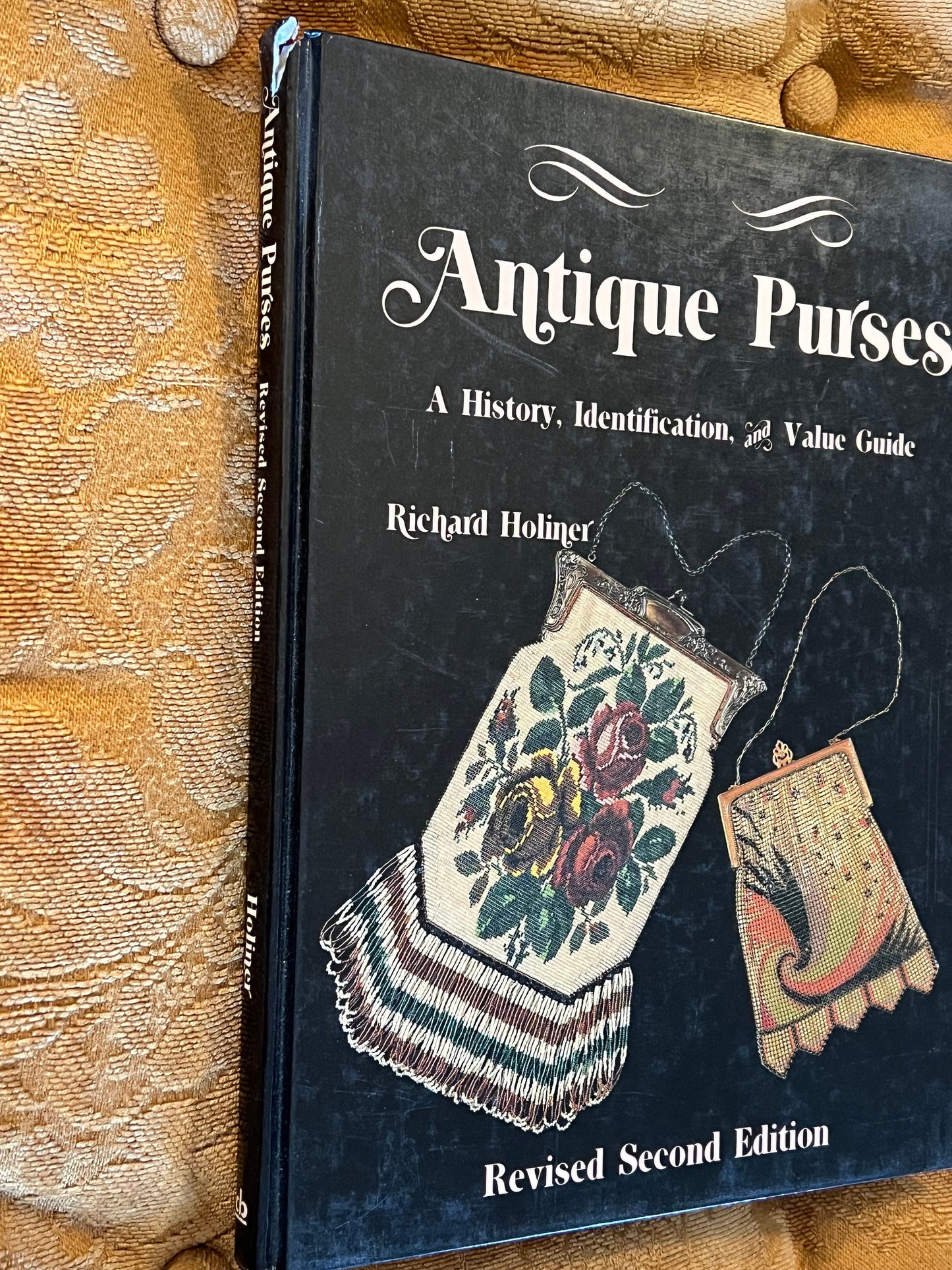 Antique Purses A History, Identification and Value Guide Book, by Richard Holiner, Vintage Purses, Collector Books, Lover Antiques