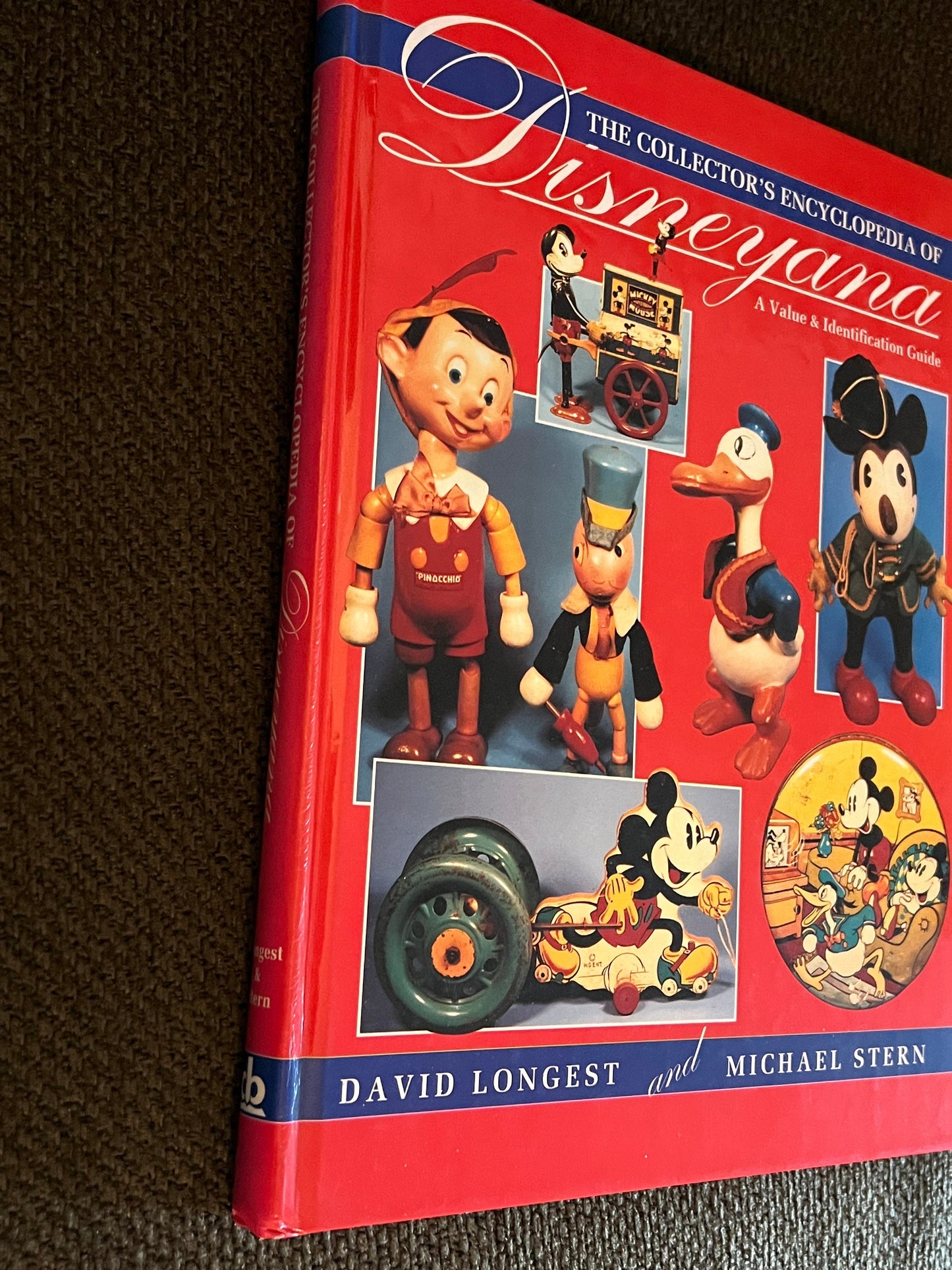 The Collector’s Encyclopedia of Disneyana Book, A Value & Identification Guide, Disney Book, Disney Collectibles Guide, Lover Antiques