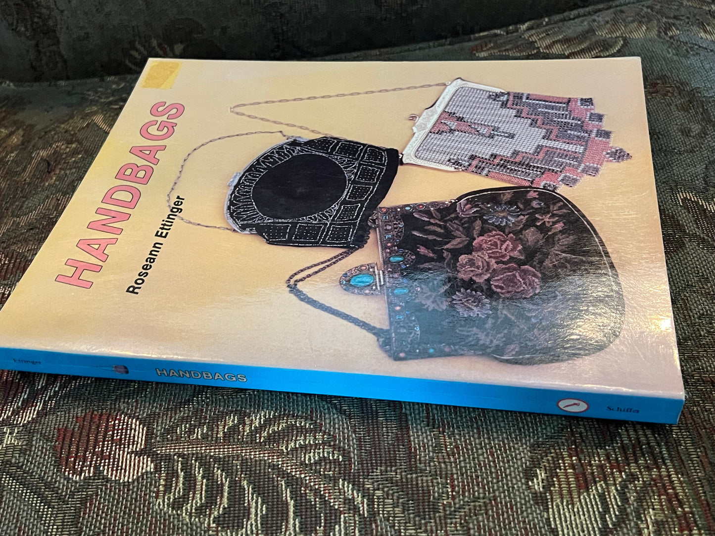 Vintage Handbags Guide Book by Roseann Ettinger, Lover Antiques and Vintage