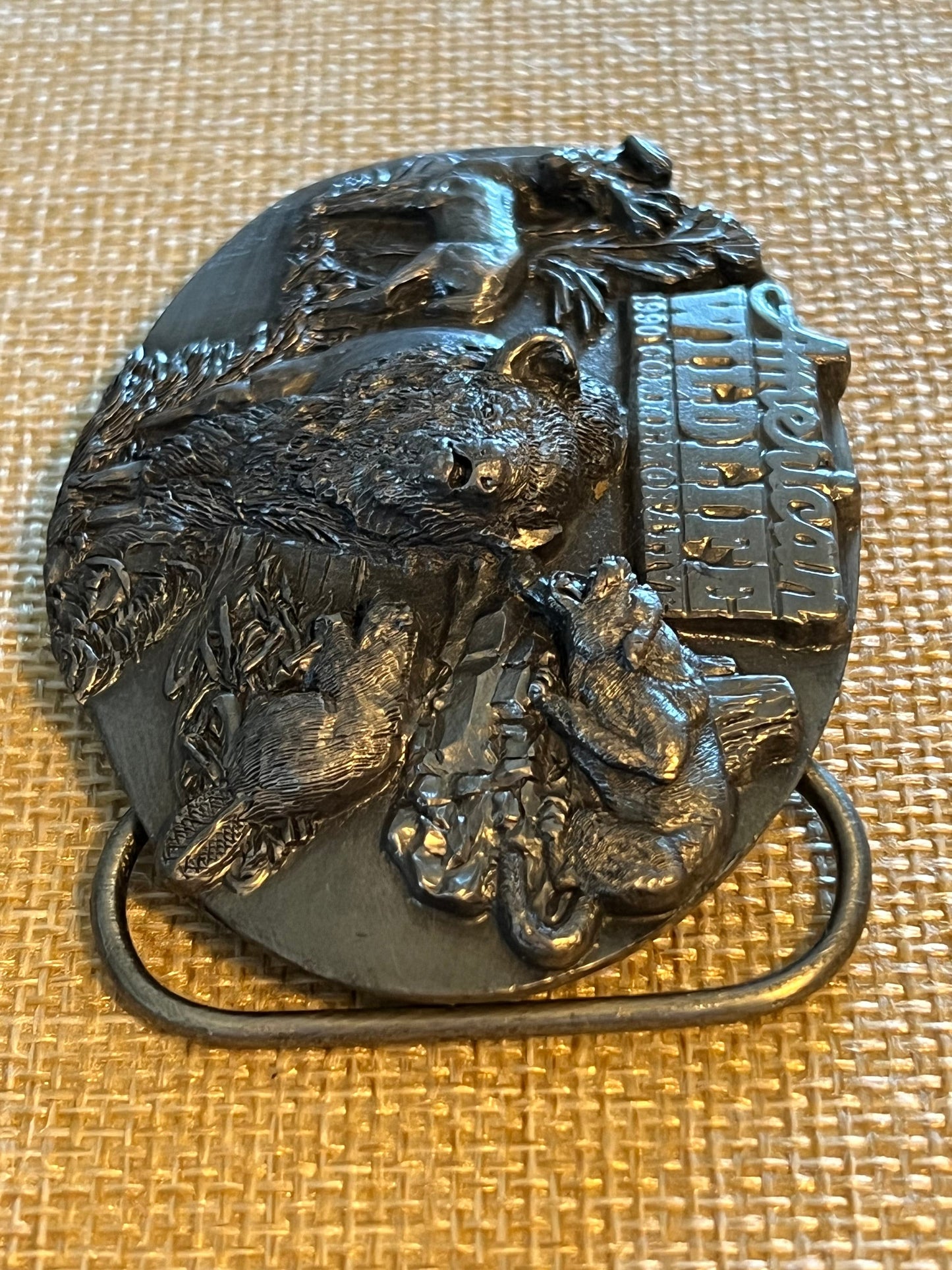 Vintage American Wildlife 1990 Commemorative Belt Buckle, Bison, Bear, Wild Animals Buckle, Siskiyou Buckle Co, Lover Antiques and Vintage