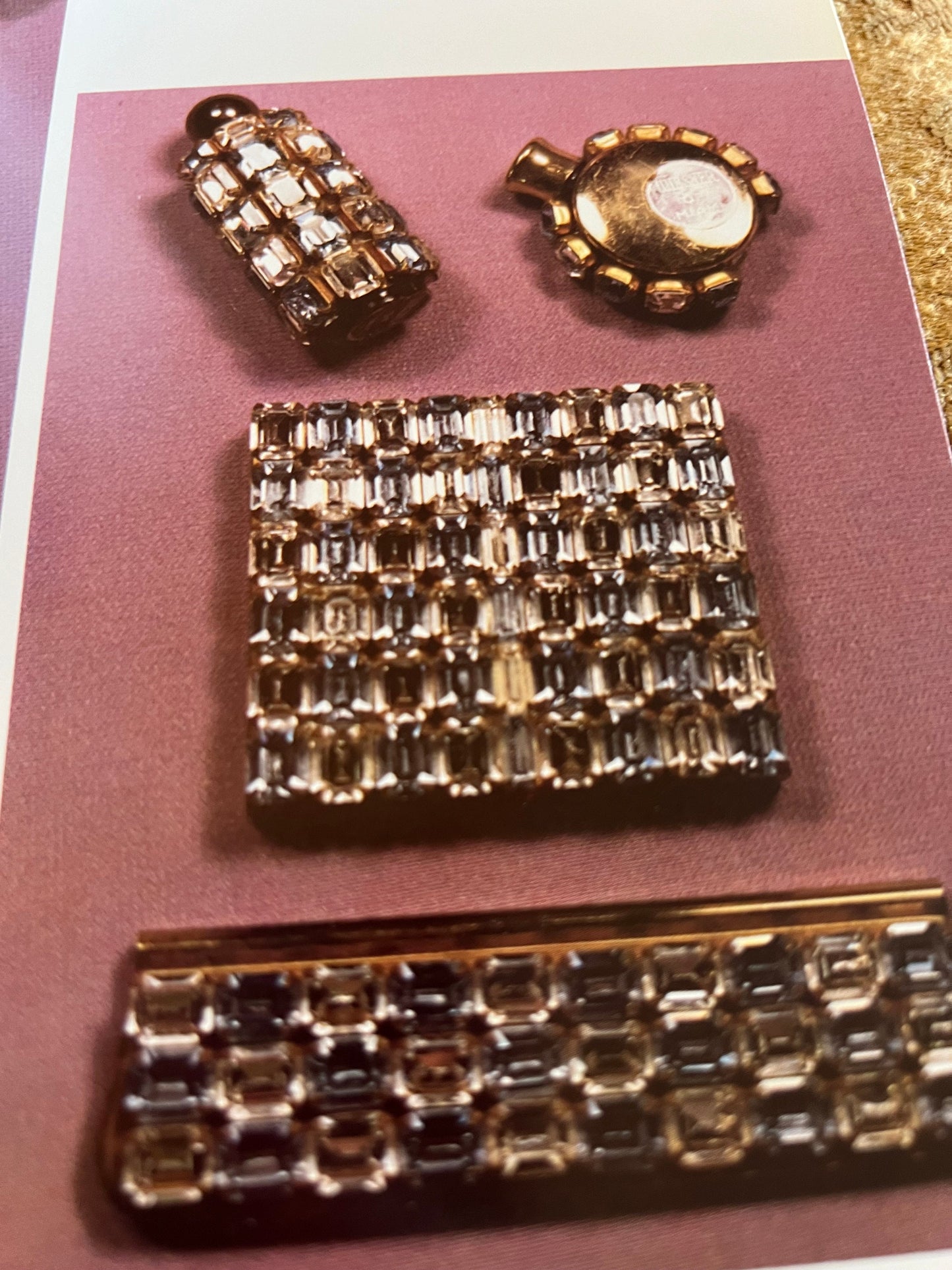 Compacts and Smoking Accessories Guide Book by Roseann Ettinger, Lover Antiques and Vintage