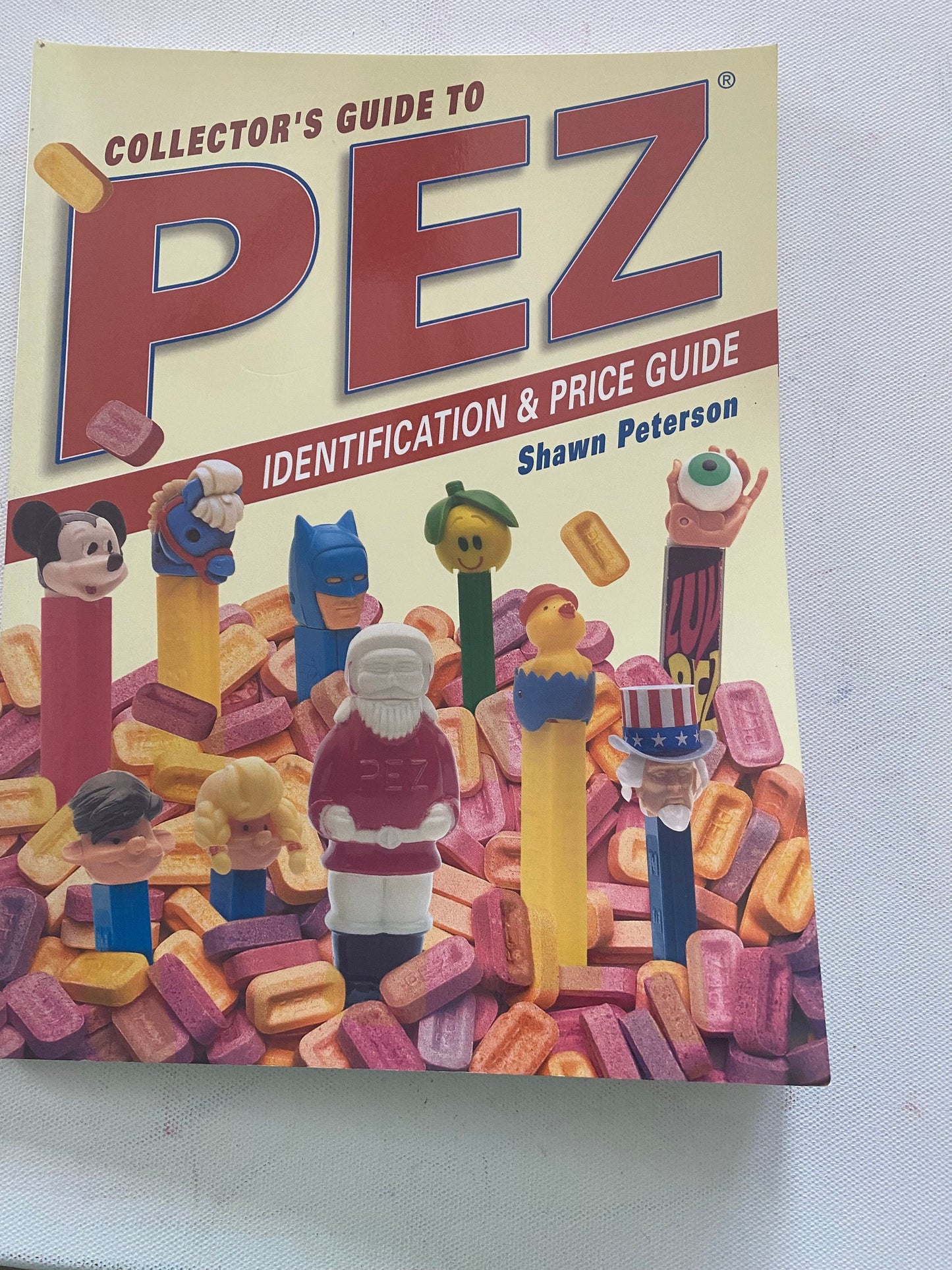 Collector’s Guide to Pez Identification & Price Guide Book, by Shawn Peterson, Pez Book, Lover Antiques and Vintage