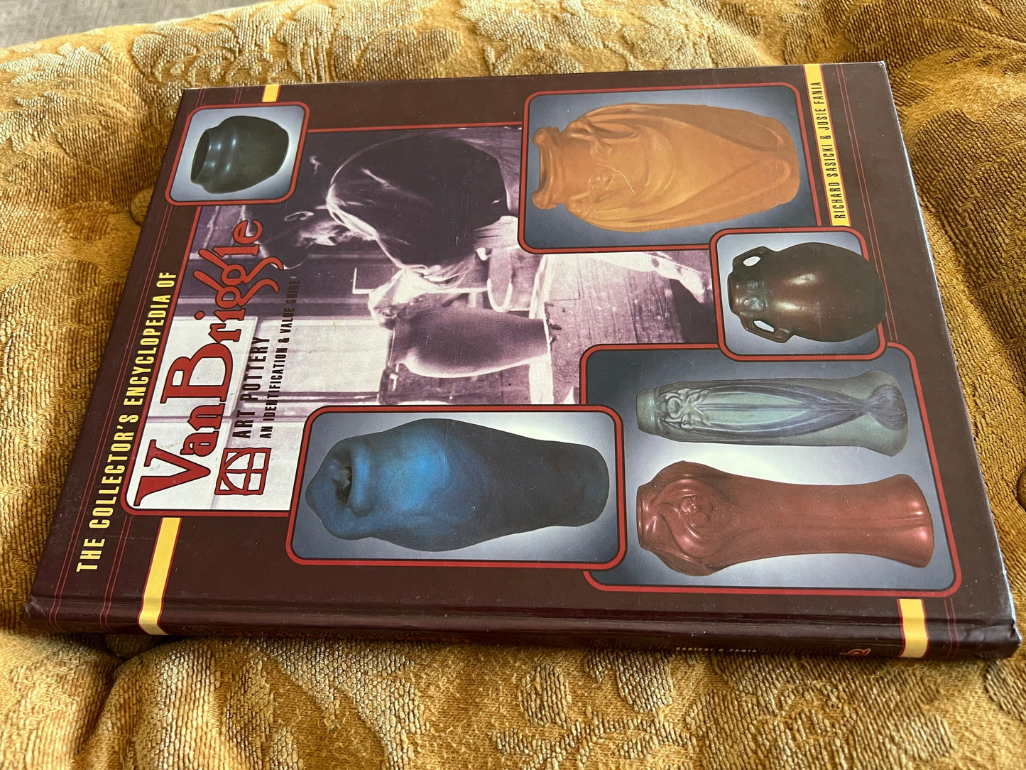 The Collector’s Encyclopedia of VanBriggle Art Pottery An Identification & Value Guide Book, Lover Antiques and Vintage