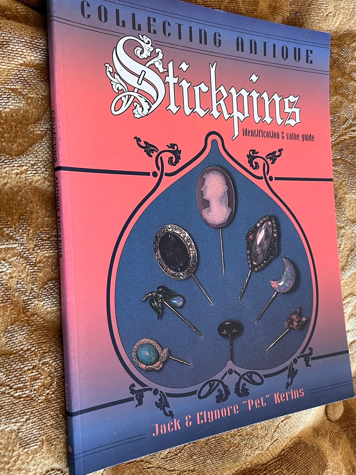 Collecting Antique Stickpins Identification and Value Guide Book, by Jack & Elynore Kerins, Stickpins Book, Lover Antiques and Vintage