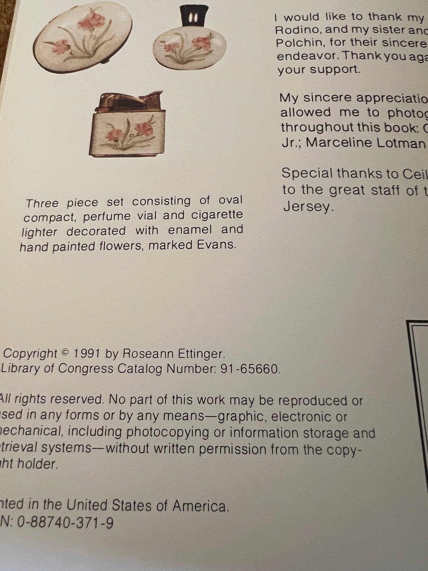 Compacts and Smoking Accessories Guide Book by Roseann Ettinger, Lover Antiques and Vintage