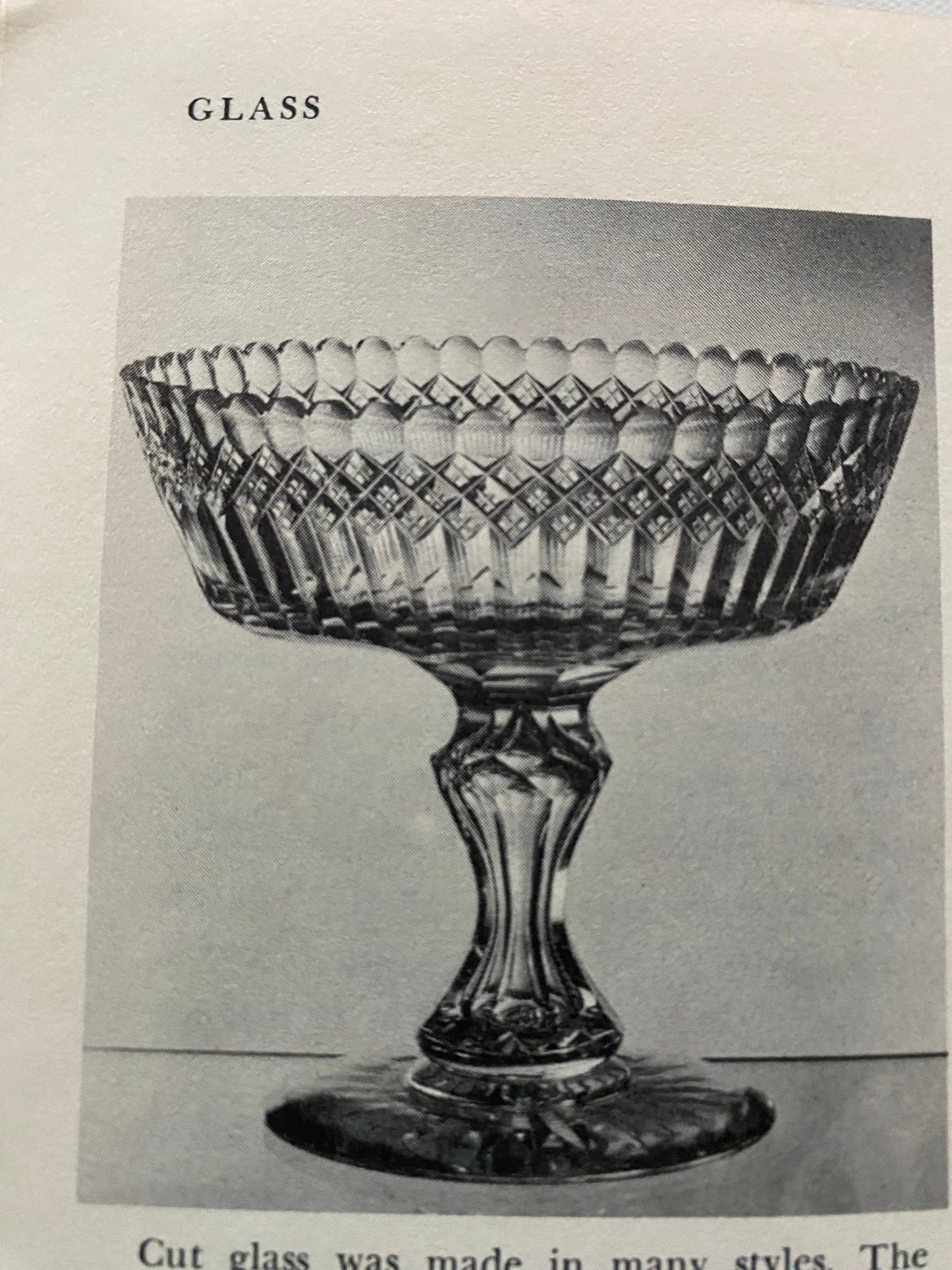 Know Your Antiques How To Recognize and Evaluate Any Antiques Book, by Ralph & Terry Kovel, Lover Antiques and Vintage