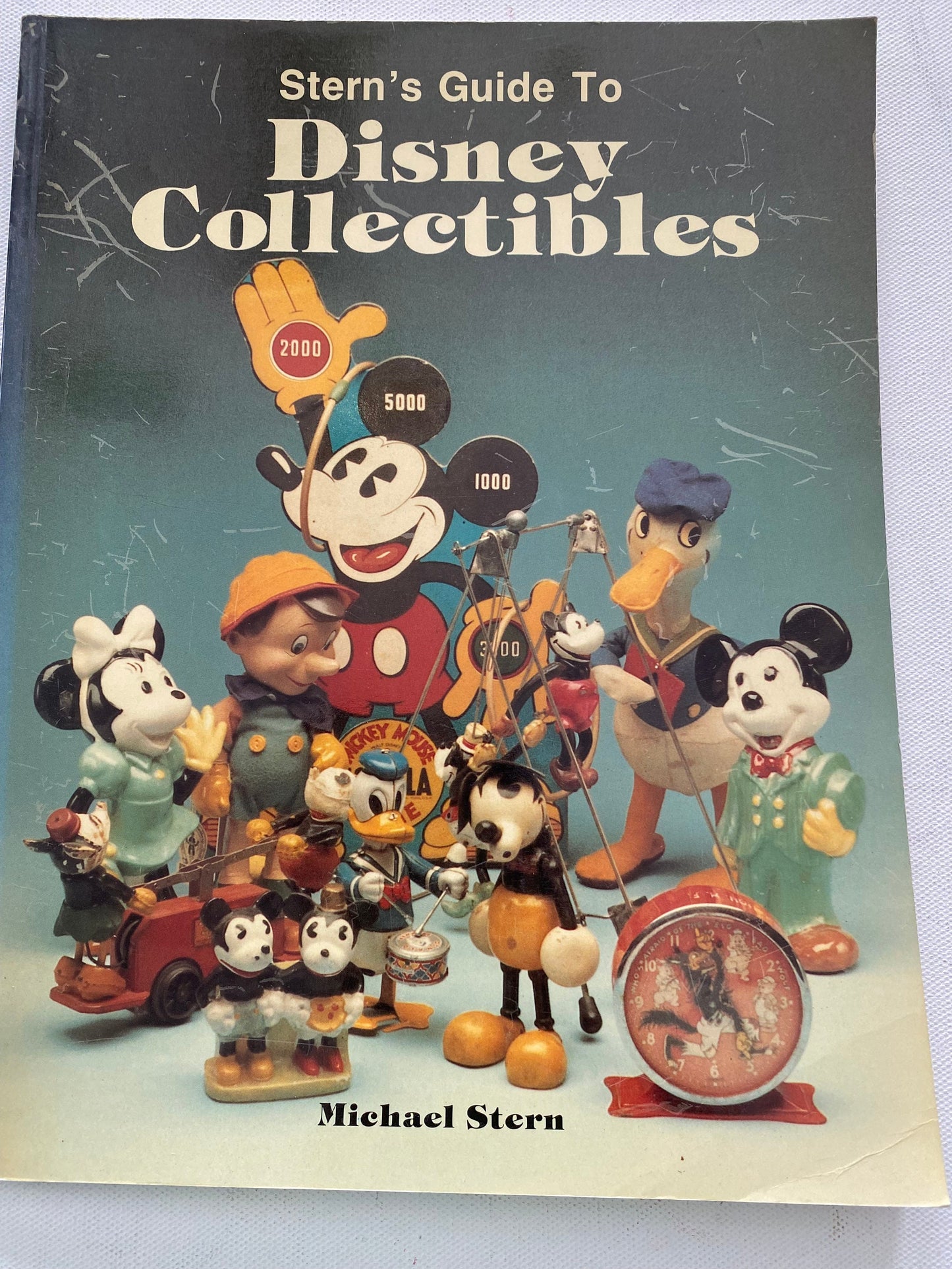Stern’s Guide to Disney Collectibles Book, by Michael Stern, Disney Book, Disney Collectibles Guide, Lover Antiques and Vintage