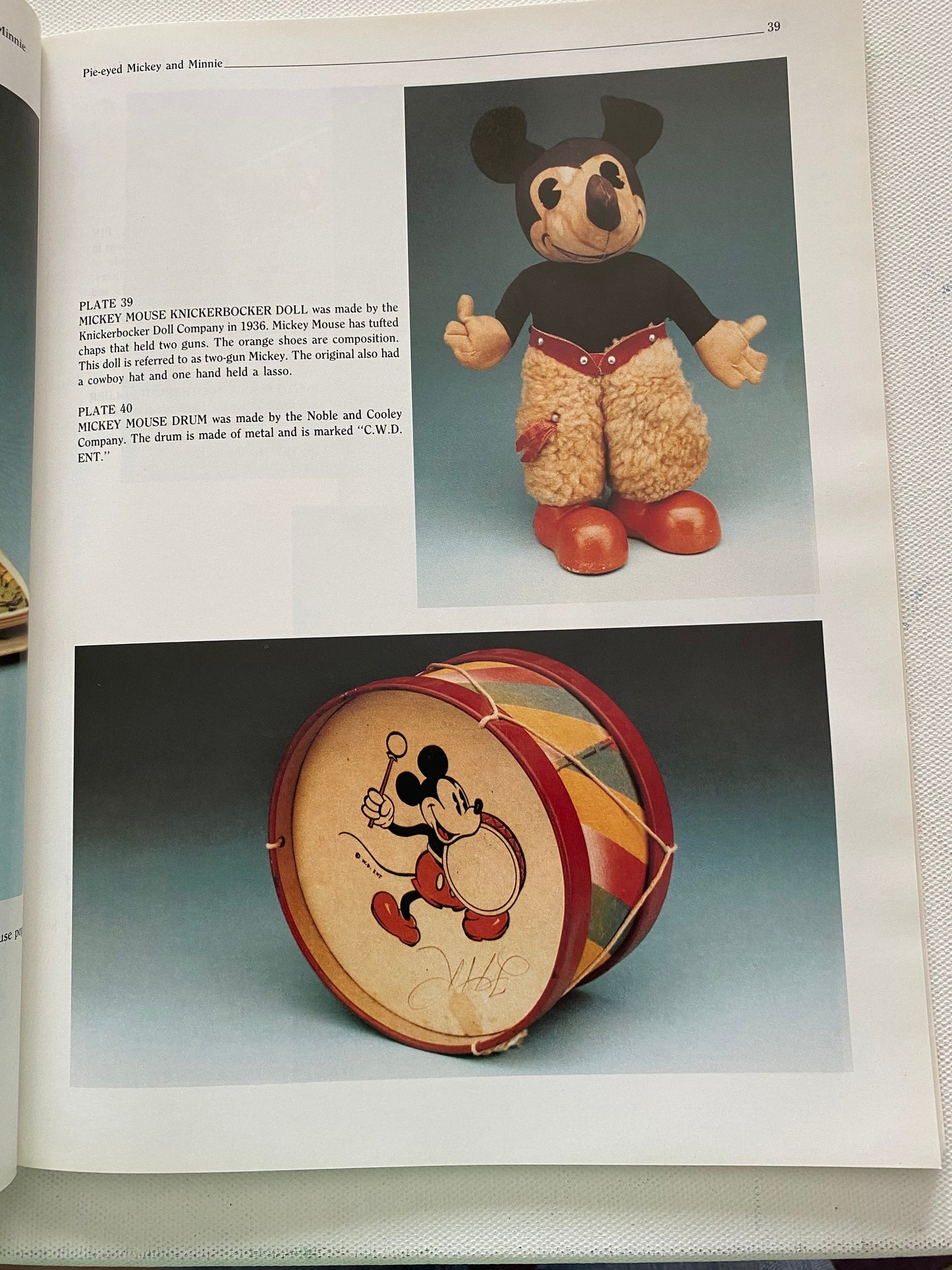 Stern’s Guide to Disney Collectibles Book, by Michael Stern, Disney Book, Disney Collectibles Guide, Lover Antiques and Vintage