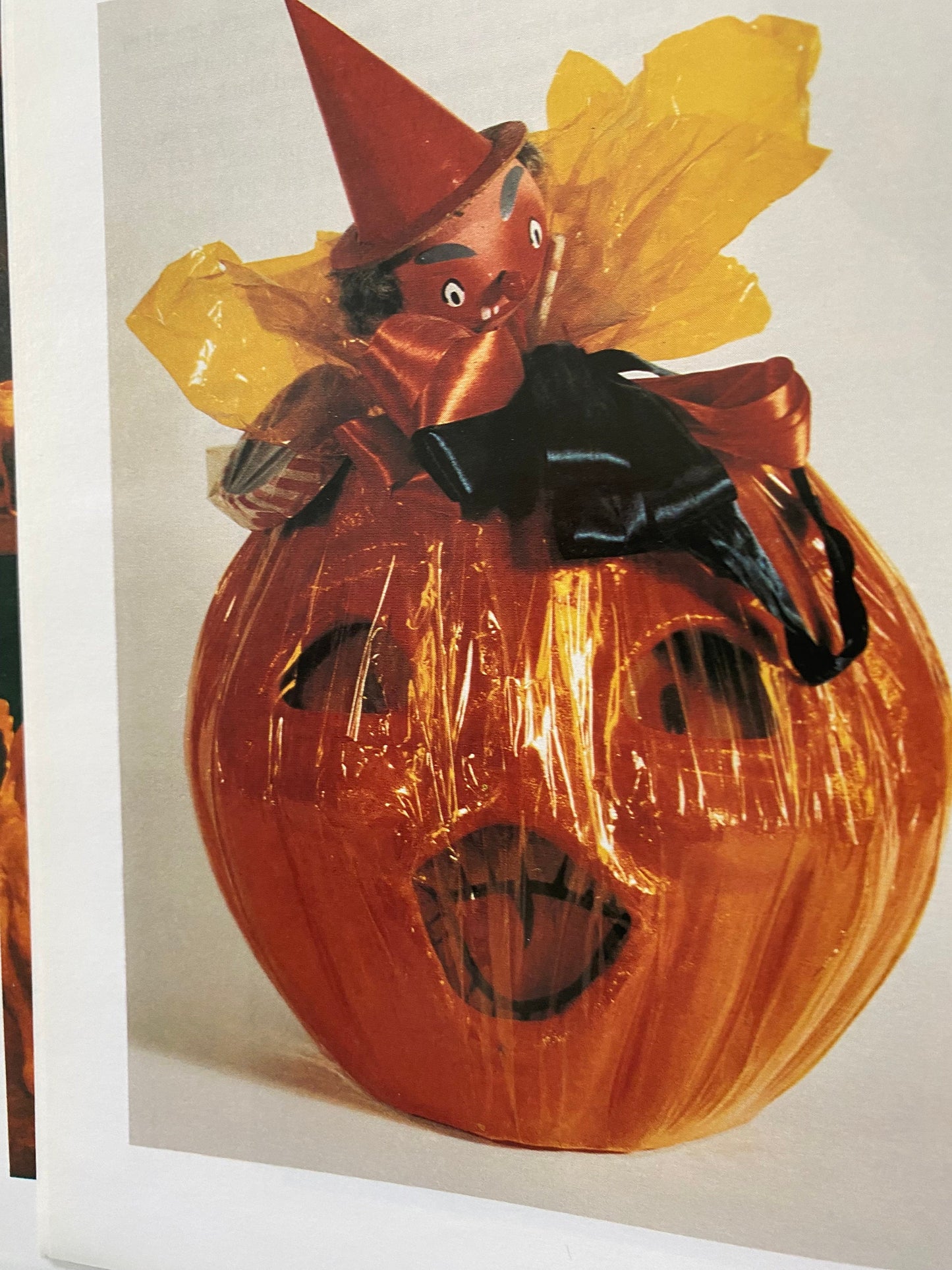 Halloween Collectables with Price Guide Book, Schiffer Book for Collectors, by Dan & Pauline Campanelli, Lover Antiques and Vintage