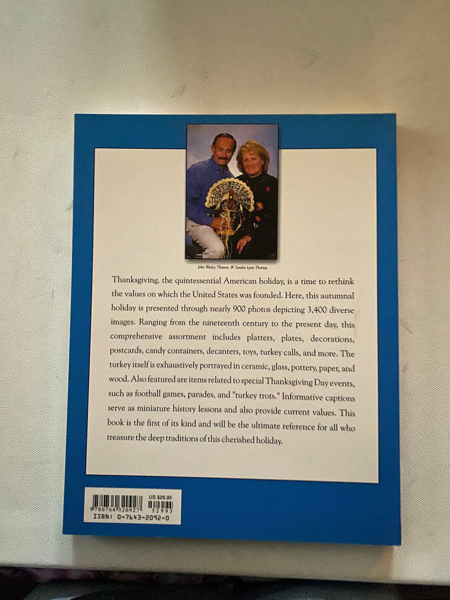 Thanksgiving and Turkey Collectibles Then & Now Book, by John Wesley Thomas and Sandra Lynn Thomas, Lover Antiques and Vintage