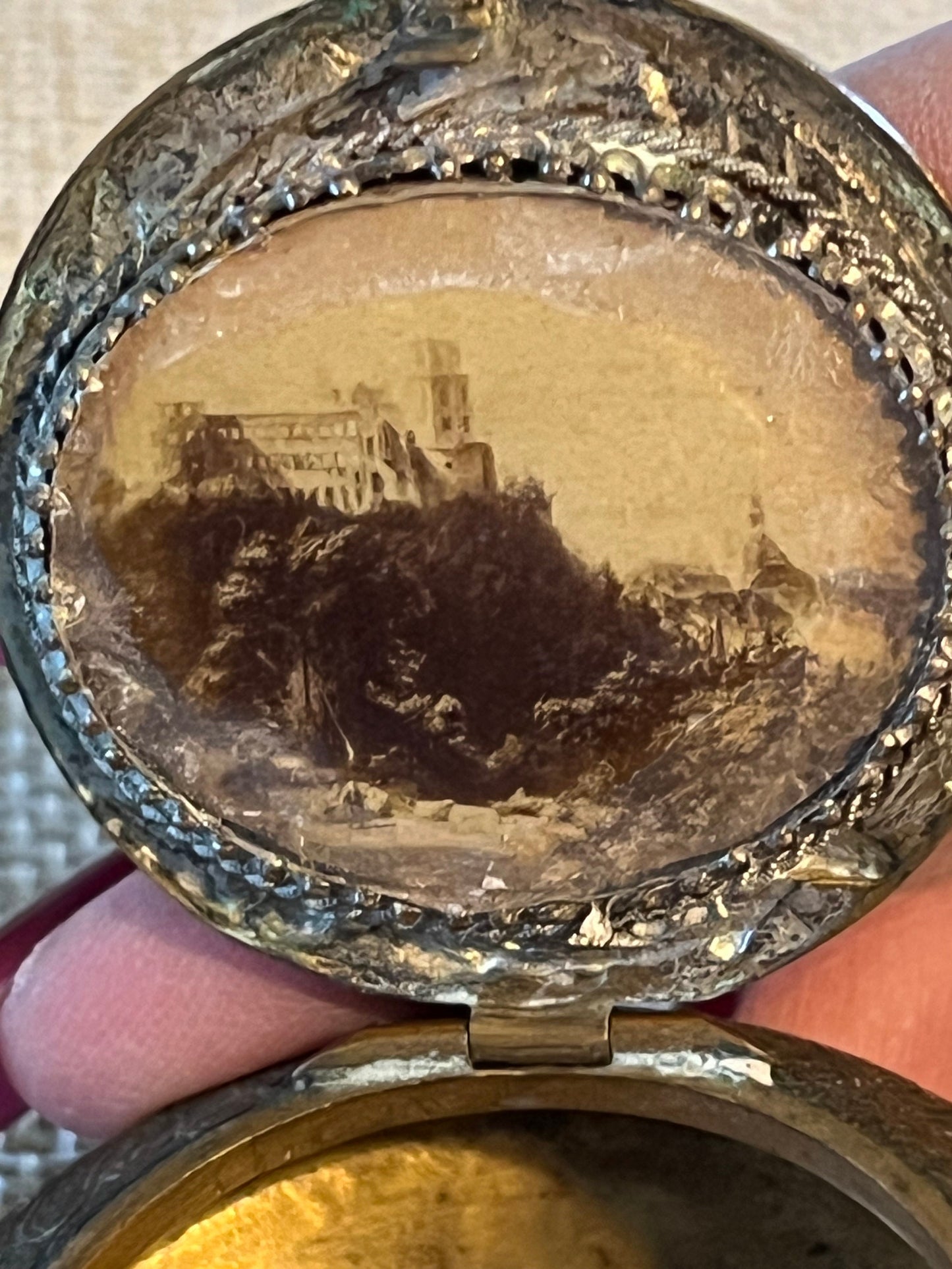 Antique Portable Snuff Box, Trinket Box, Cherub Playing Flute to Audience of Animals, Lover Antiques and Vintage